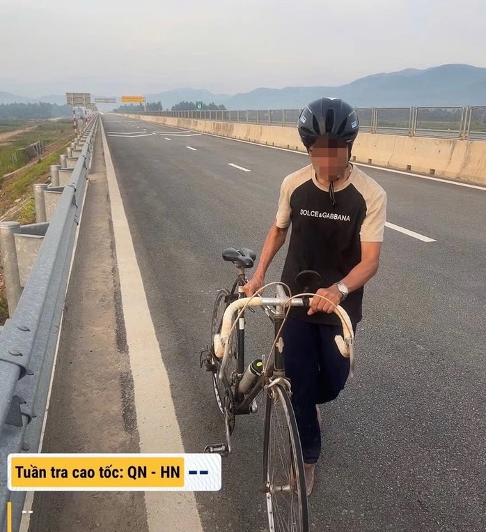 Vi phạm giao th&ocirc;ng d&agrave;y đặc tr&ecirc;n cao tốc Quảng Ng&atilde;i - H&ograve;ai Nhơn: 395 Trường hợp bị xử l&yacute; - Ảnh 3.