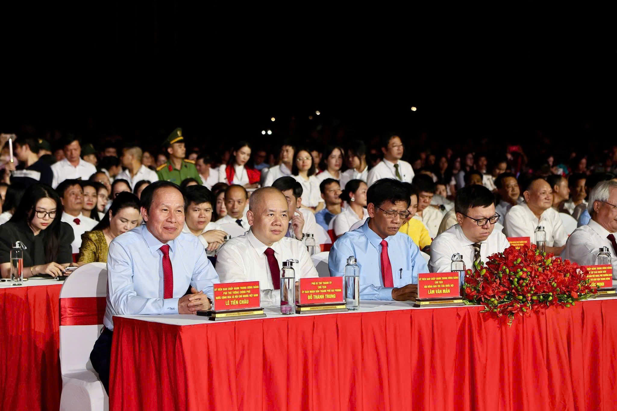Khai mạc Lễ hội Hoa Phượng đỏ - Hải Phòng 2026 - Ảnh 3.