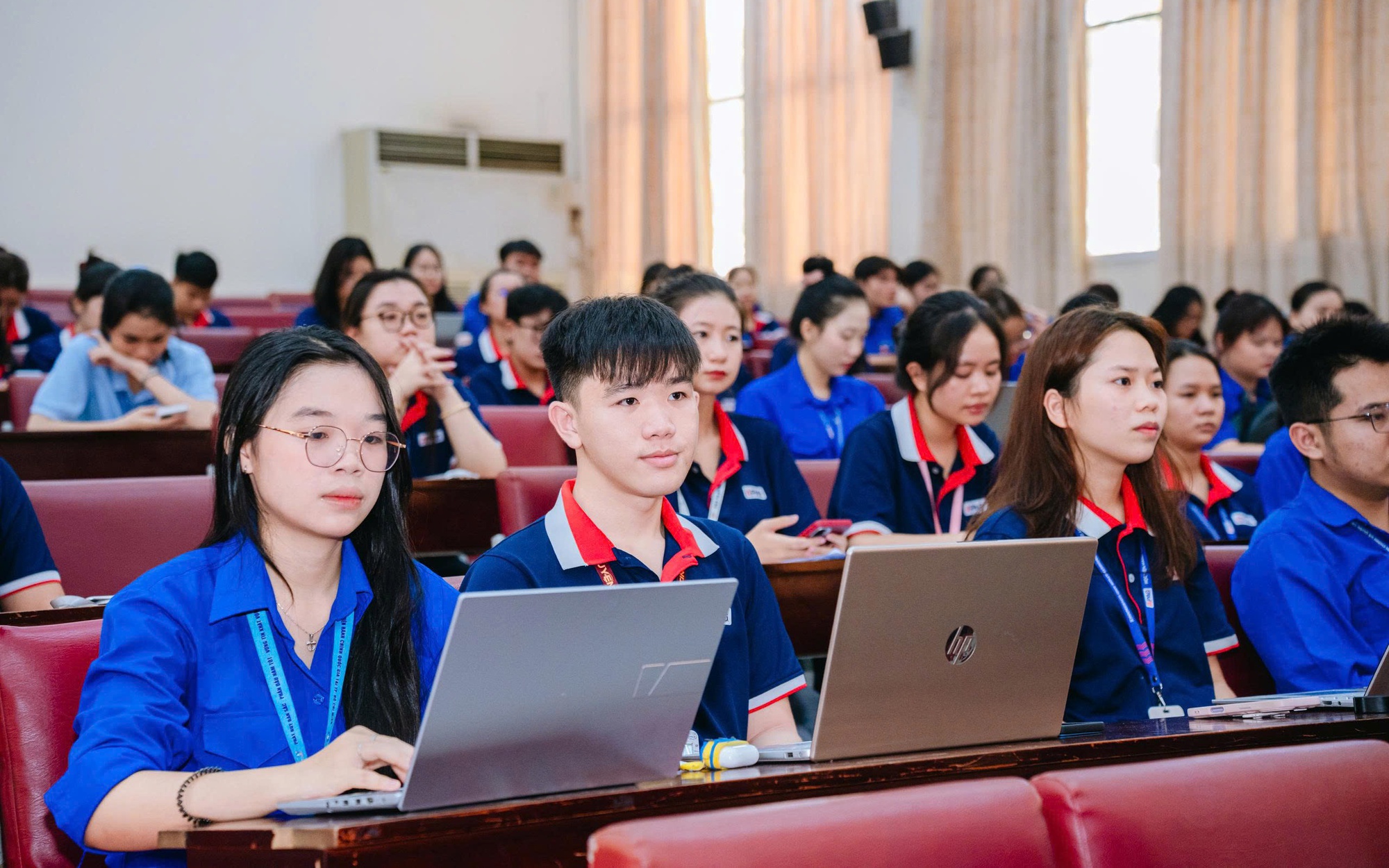 Hơn 1.000 bài thi chính luận về bảo vệ nền tảng tư tưởng của Đảng