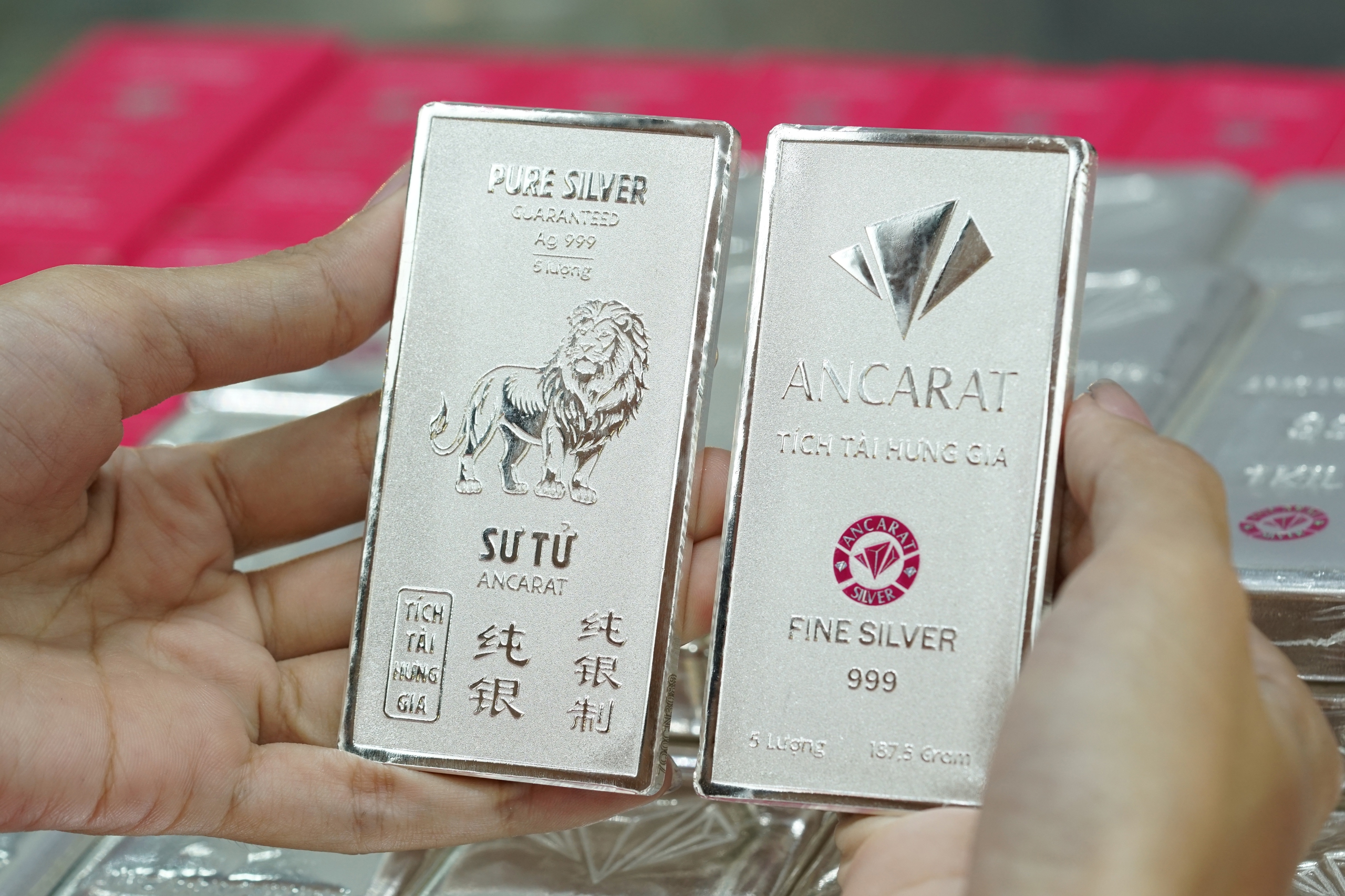 Gi&aacute; v&agrave;ng h&ocirc;m nay 1 - 6 giảm mạnh , bạc bất ngờ tăng trở lại - Ảnh 3.