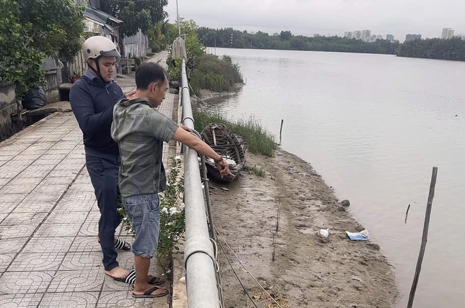 Trần Tấn Hạ bị bắt khi đang uống cà phê Sau vụ trộm 4 điện thọai ở TPHCM - Ảnh 2.