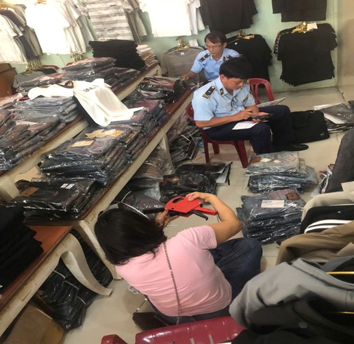 Khánh Hòa: Phạt hơn nửa tỉ đồng các cơ sở kinh doanh hàng giả - Ảnh 2.