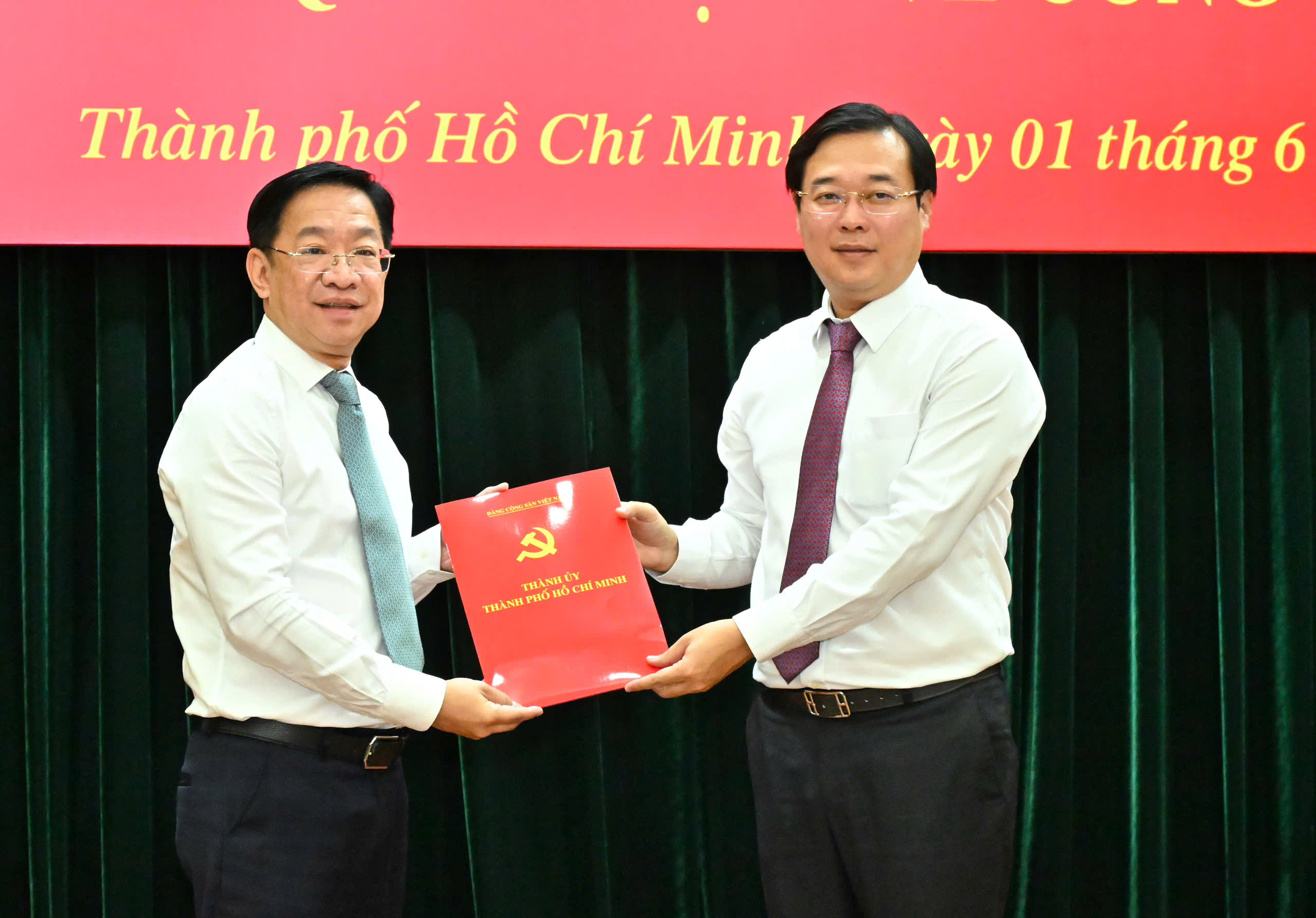 Ban Thường vụ Thành ủy TPHCM điều động nhân sự lãnh đạo một số đơn vị - Ảnh 1.