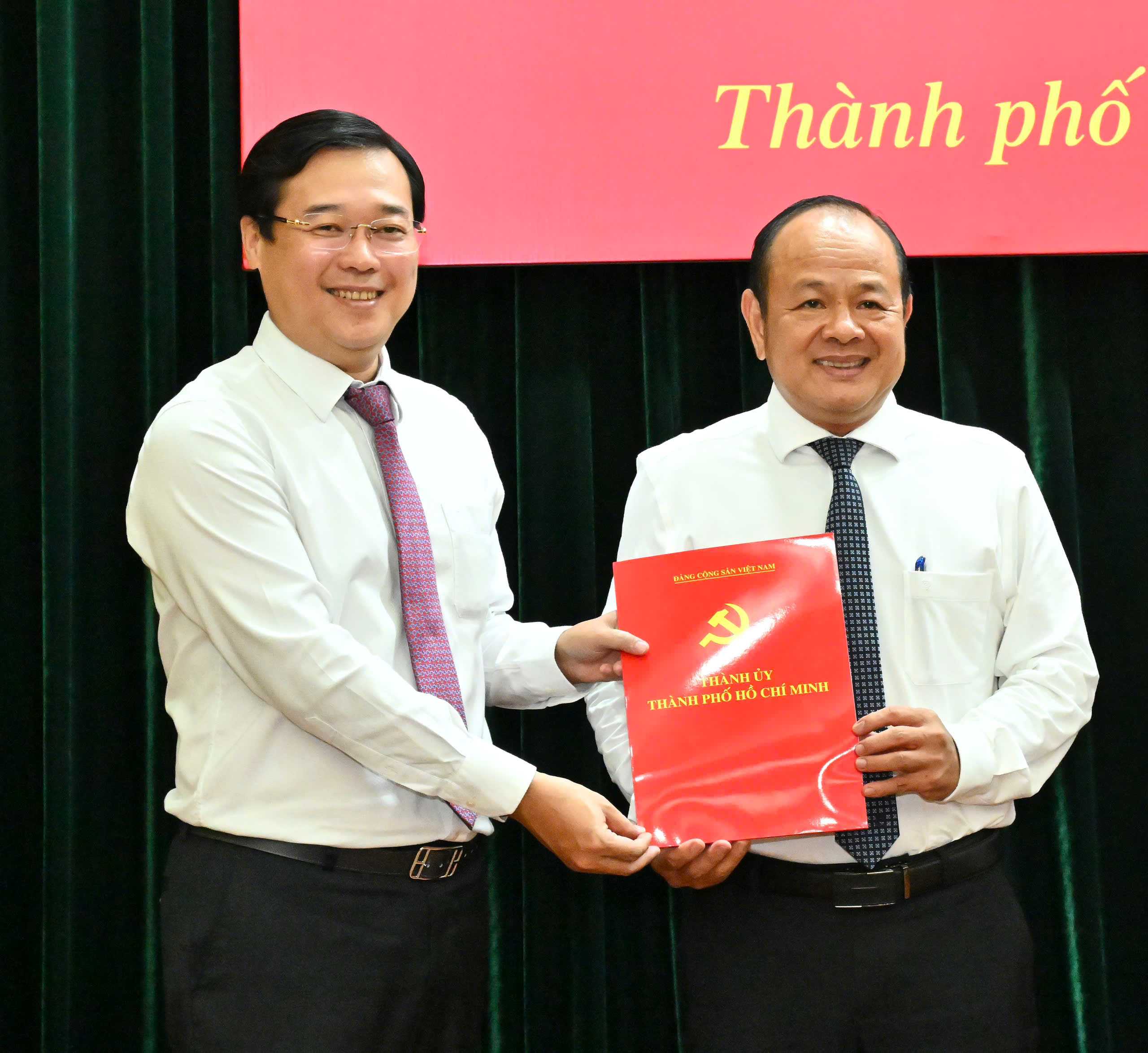 Ban Thường vụ Thành ủy TPHCM điều động nhân sự lãnh đạo một số đơn vị - Ảnh 2.