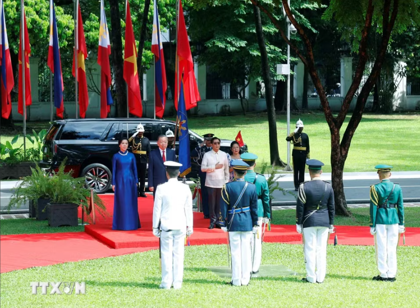 21 loạt đại bác chào mừng Tổng Bí thư, Chủ tịch nước Tô Lâm thăm cấp Nhà nước Philippines - Ảnh 3.