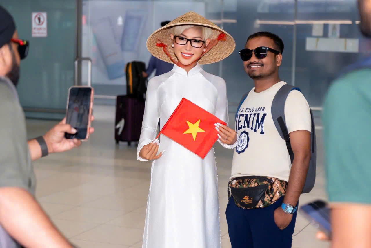 Mang áo dài, nón lá đến Thái Lan, Vân Phạm bắt đầu hành trình tại Mrs Tourism Queen International 2026 - Ảnh 4.
