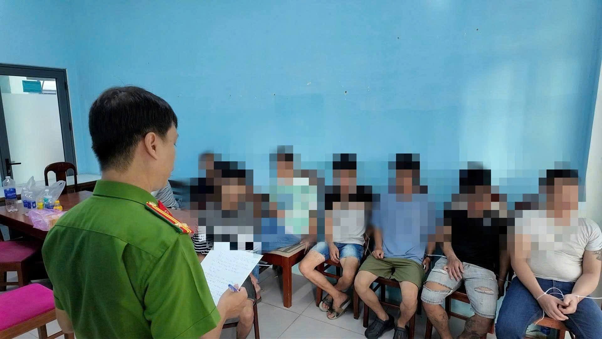 Tổng kiểm tra ma t&uacute;y tại chung cư, một phường ở Đ&agrave; Nẵng huy động gần 500 người - Ảnh 3.