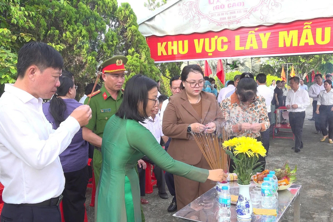 Tây Ninh triển khai lấy mẫu ADN liệt sĩ chưa rõ tên tuổi để xác định danh tính - Ảnh 1.