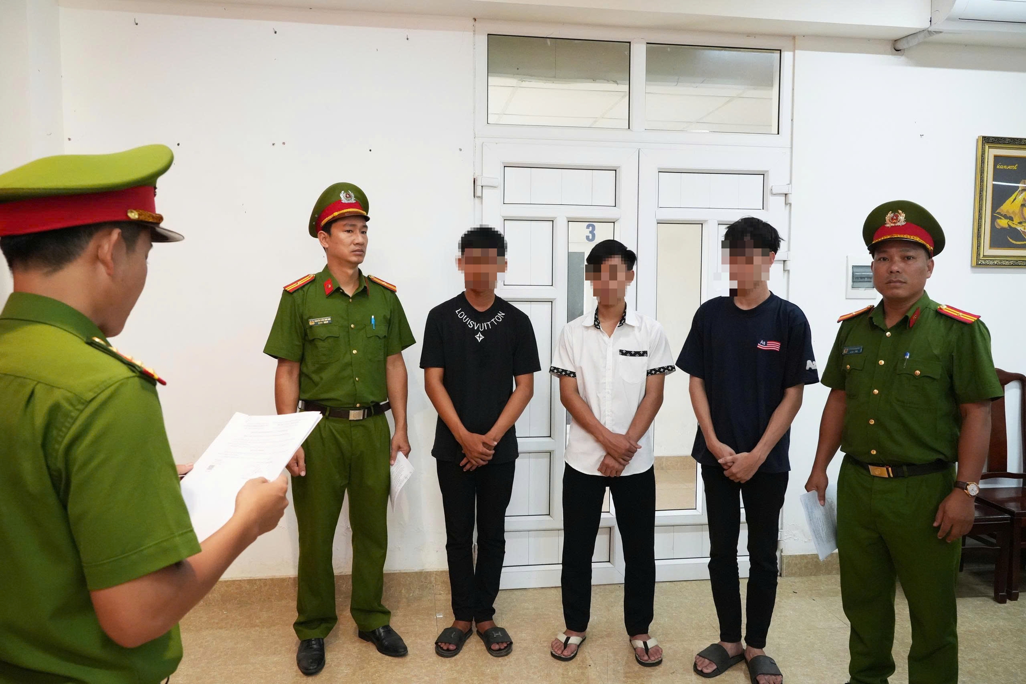 C&ocirc;ng an TP Huế khởi tố thiếu ni&ecirc;n g&acirc;y rối trật tự c&ocirc;ng cộng năm 2026 - Ảnh 1.