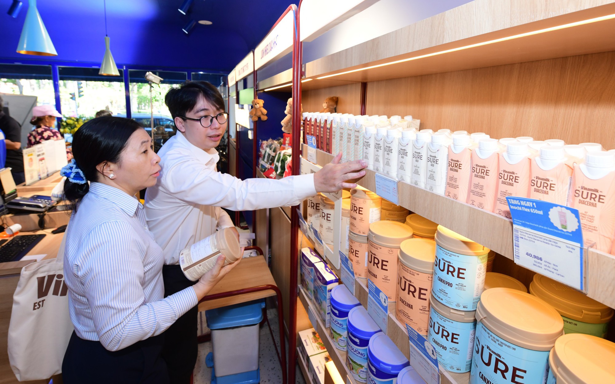 Vinamilk đón thế hệ “đồng niên” tham quan nhà máy