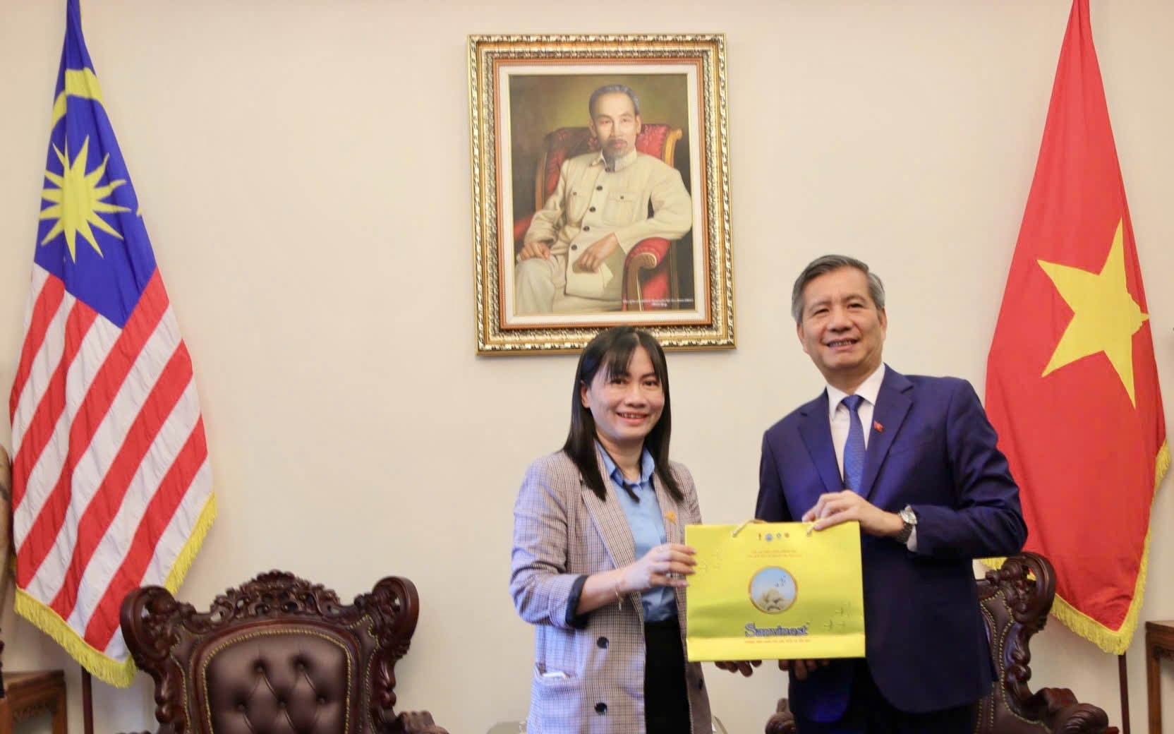 Yến s&agrave;o Kh&aacute;nh H&ograve;a k&yacute; kết hợp t&aacute;c với The Stage Việt Nam - Ảnh 4.