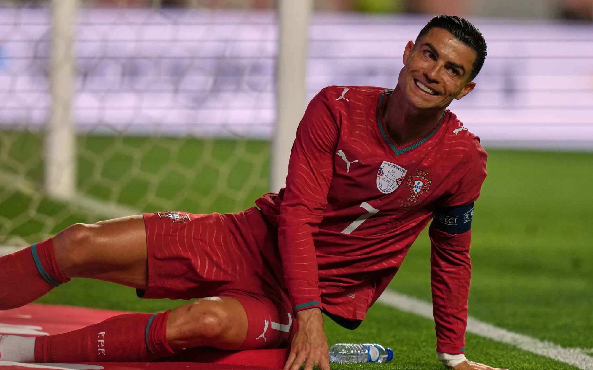 Ronaldo gây choáng với thân hình tuổi 41 trước World Cup 2026 - Ảnh 4.