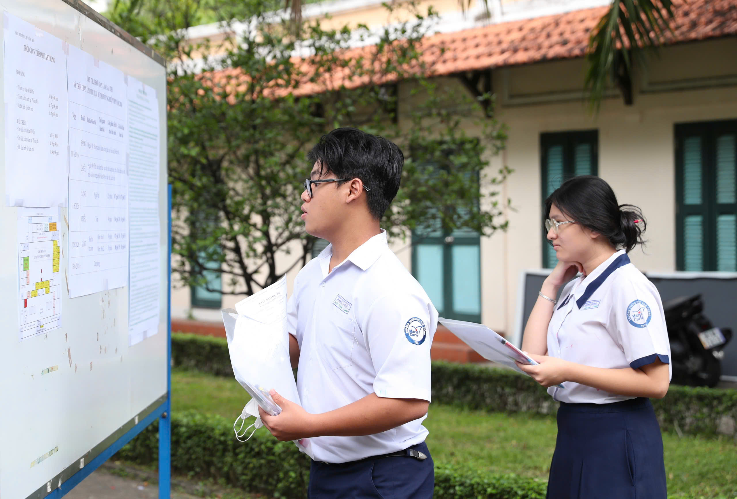 Hơn 142.000 thí sinh TPHCM bắt đầu làm thủ tục dự thi tốt nghiệp THPT - Ảnh 6.