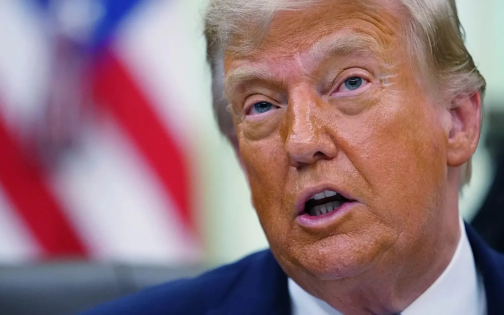 Ông Donald Trump nói "muốn chiếm" đảo Kharg, Iran tuyên bố "chính Mỹ mới phải đầu hàng"