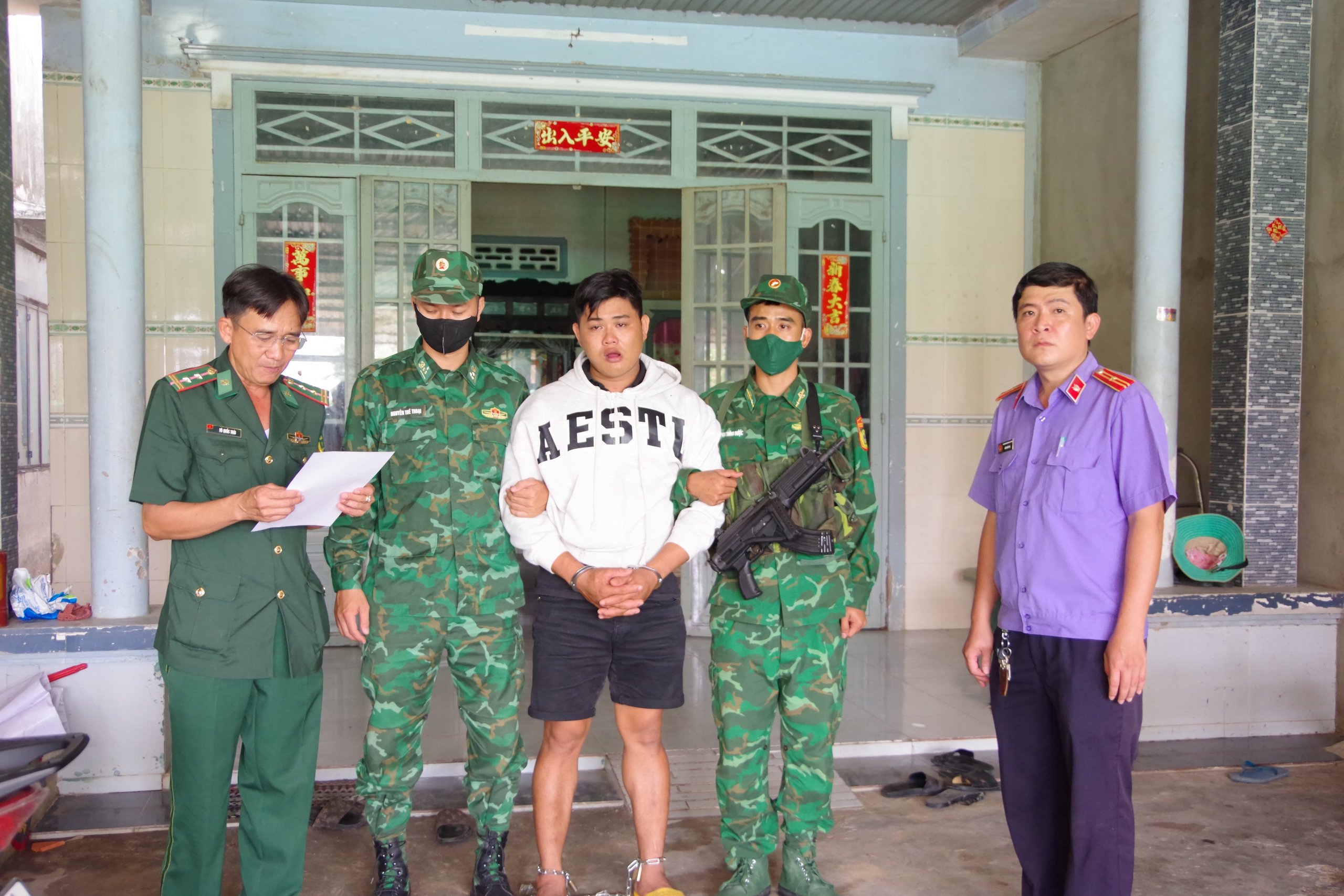 Ph&aacute; đường d&acirc;y vận chuyển ma t&uacute;y tại Mộc B&agrave;i , bắt giữ 2 đối tượng trong năm 2026 - Ảnh 2.