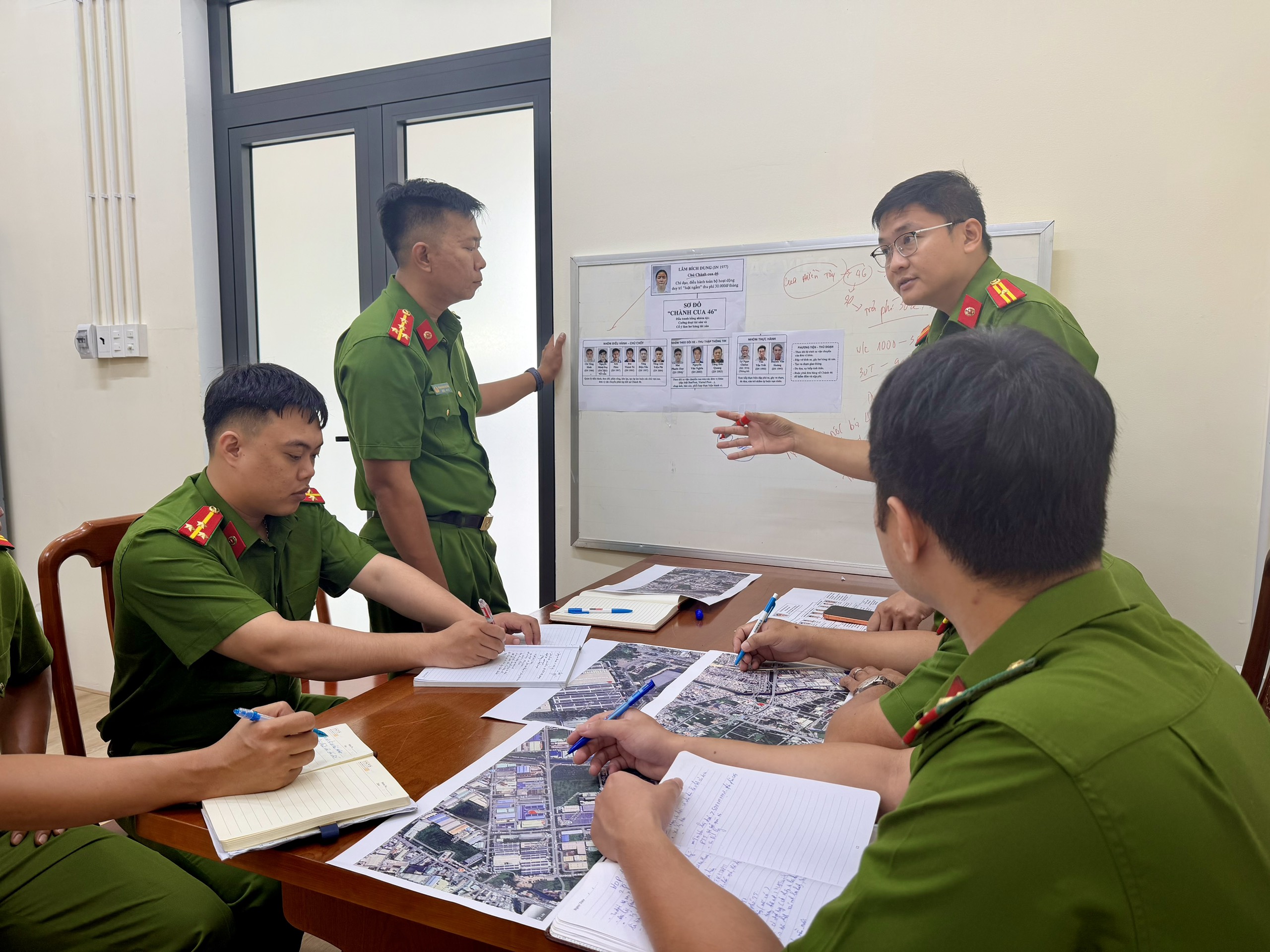 Phỏng vấn độc quyền: Chuyện chưa kể 8 th&aacute;ng r&ograve;ng r&atilde; ph&aacute; chuy&ecirc;n &aacute;n Ch&agrave;nh cua 46 - Ảnh 2.