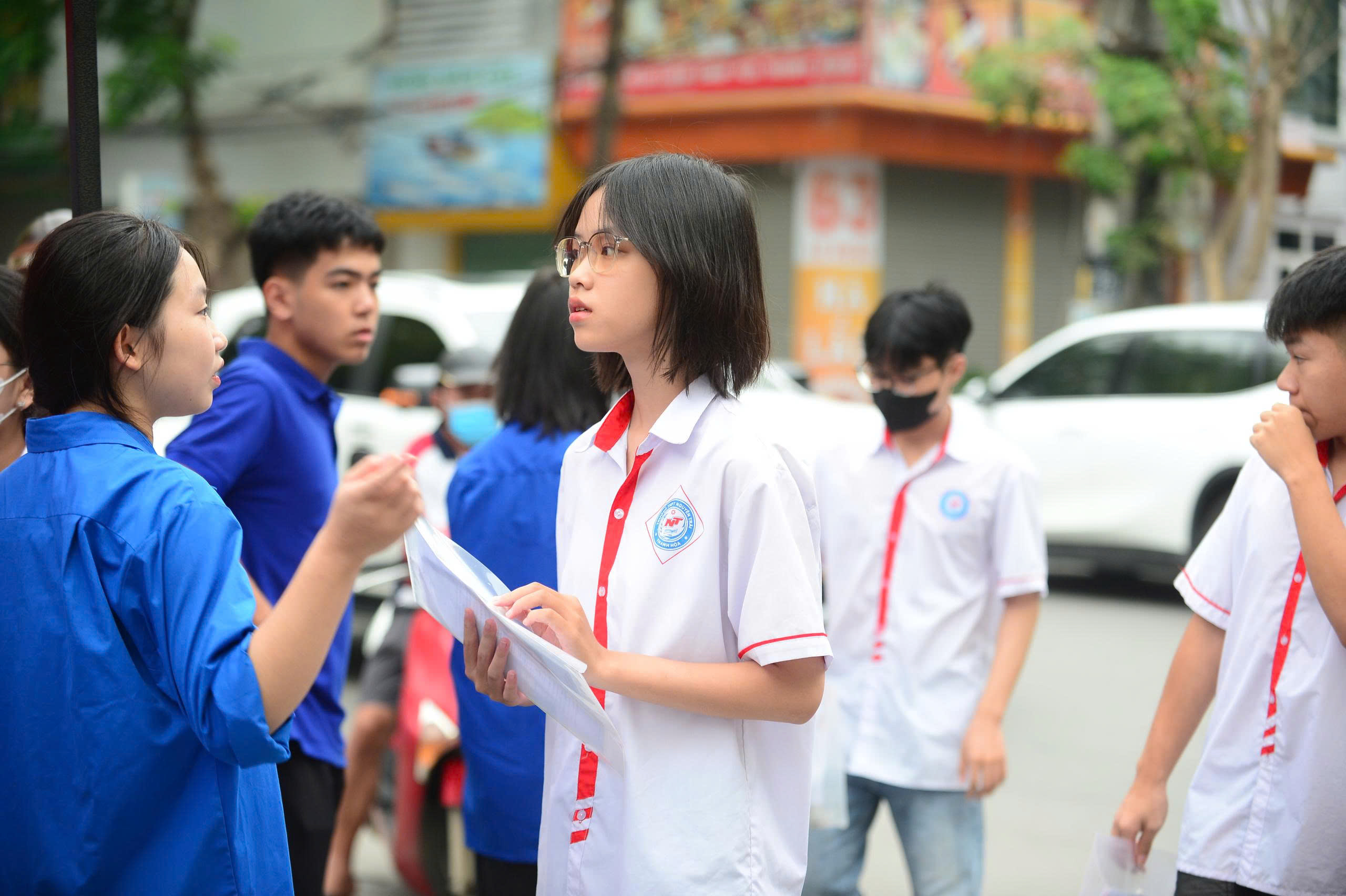 Bắt đầu thi tốt nghiệp THPT: Động viên, tiếp sức cho thí sinh cả nước - Ảnh 19.