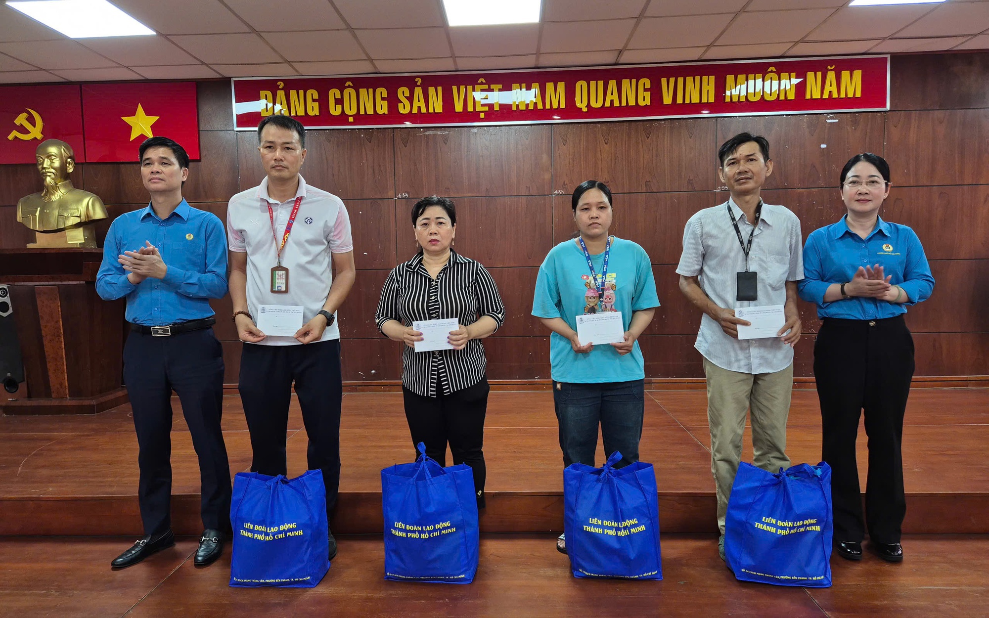 Gặp lãnh đạo Tổng LĐLĐ Việt Nam, người lao động gửi gắm tâm tư về lương, nhà ở xã hội