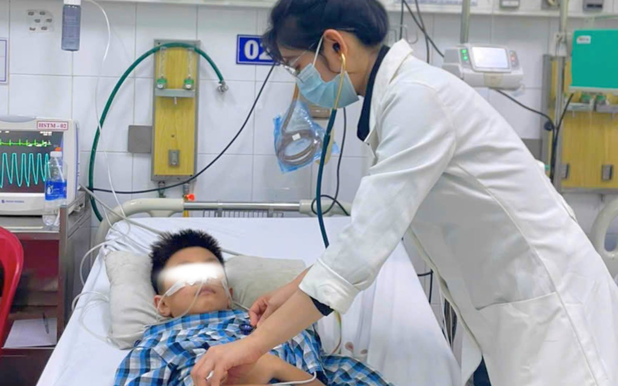 Kỳ tích hồi sinh bé trai ngừng tim kéo dài 60 phút tại Bệnh viện Nhi Đồng 2 TPHCM