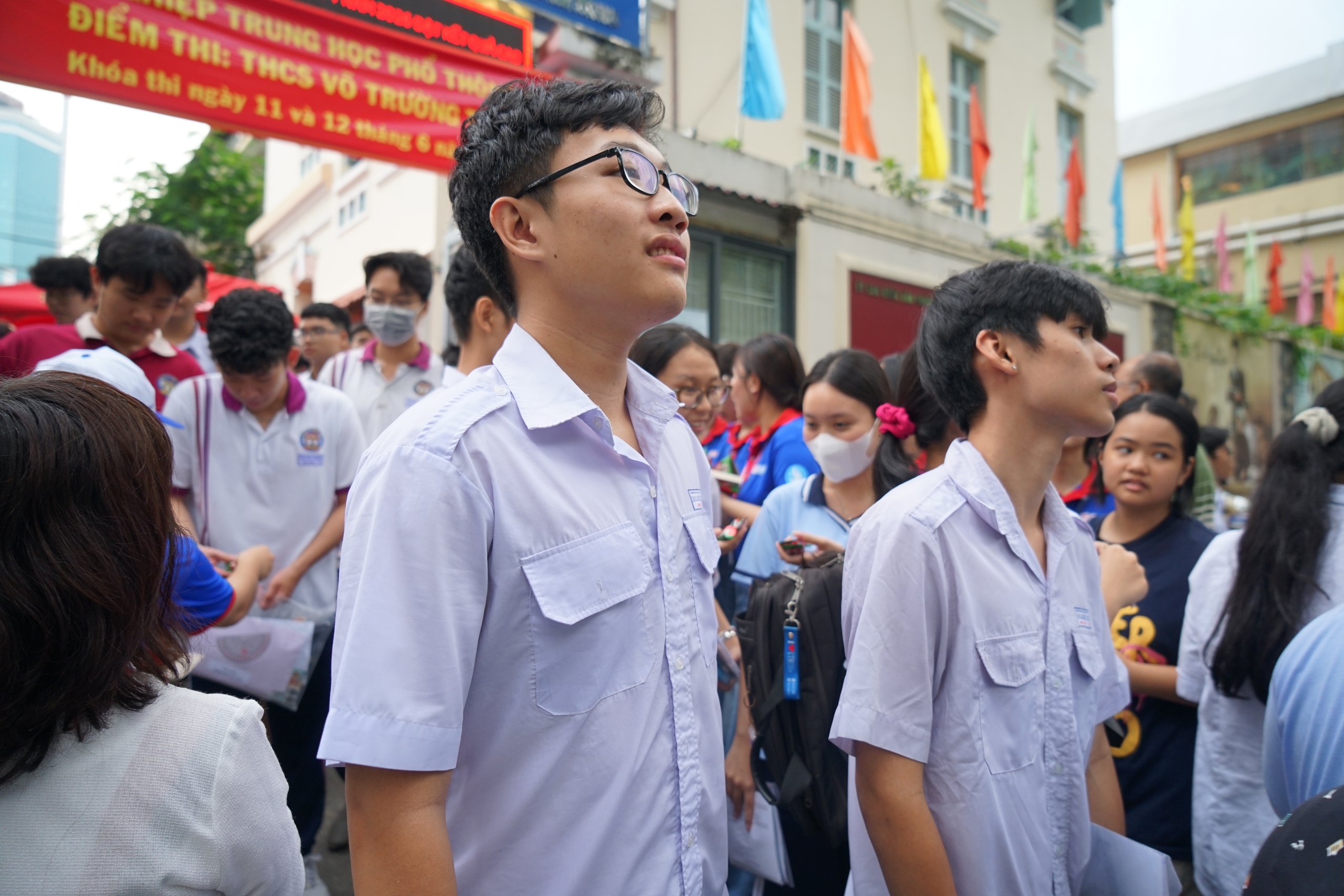 Đề thi m&ocirc;n To&aacute;n tốt nghiệp THPT v&agrave; gợi &yacute; giải đề - Ảnh 6.