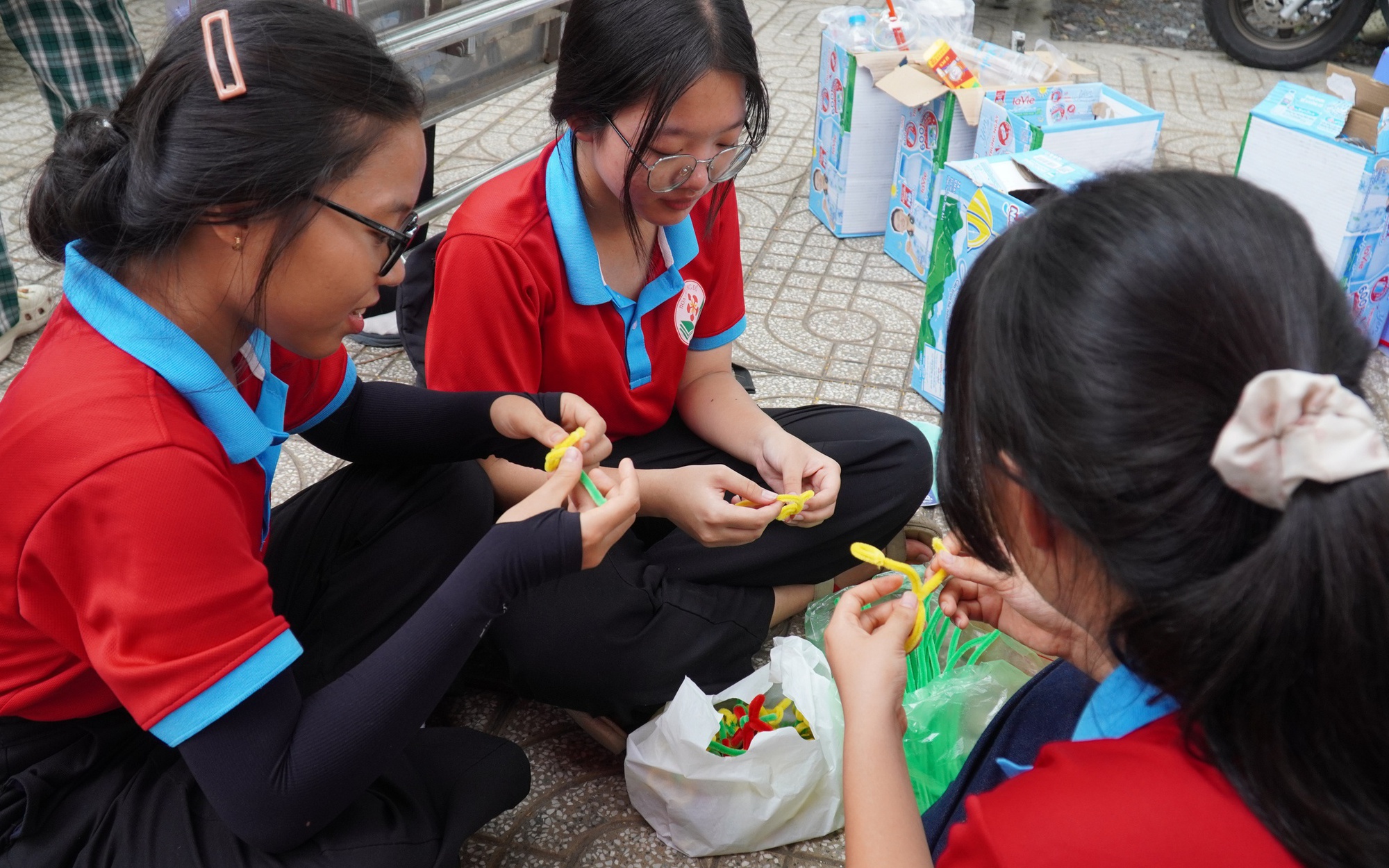 Những món quà nhỏ, hành động đẹp ấm lòng sĩ tử