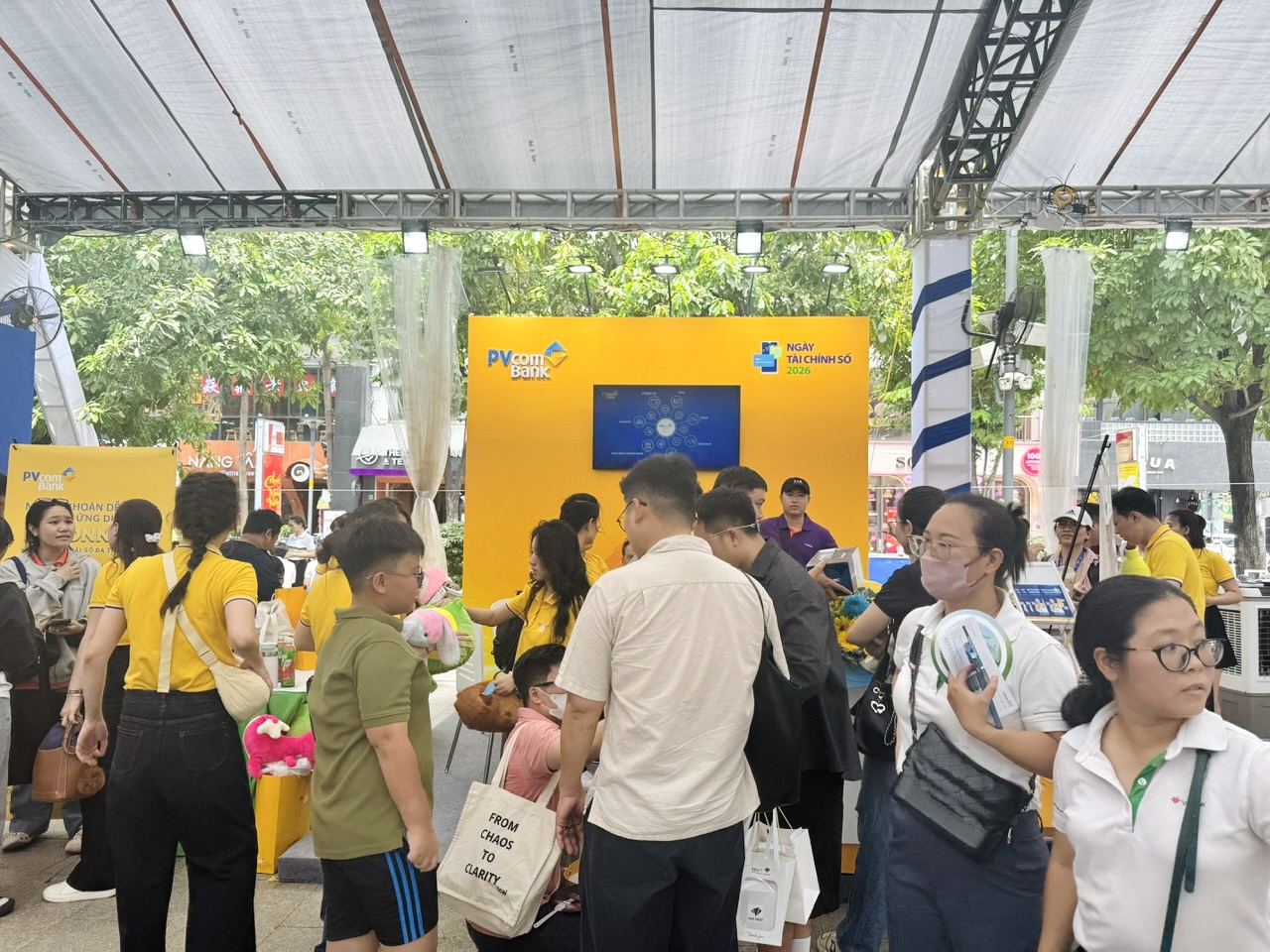 PVcomBank ghi dấu ấn tại Ngày Tài chính số 2026 với hàng nghìn lượt trải nghiệm hệ sinh thái số - Ảnh 2.