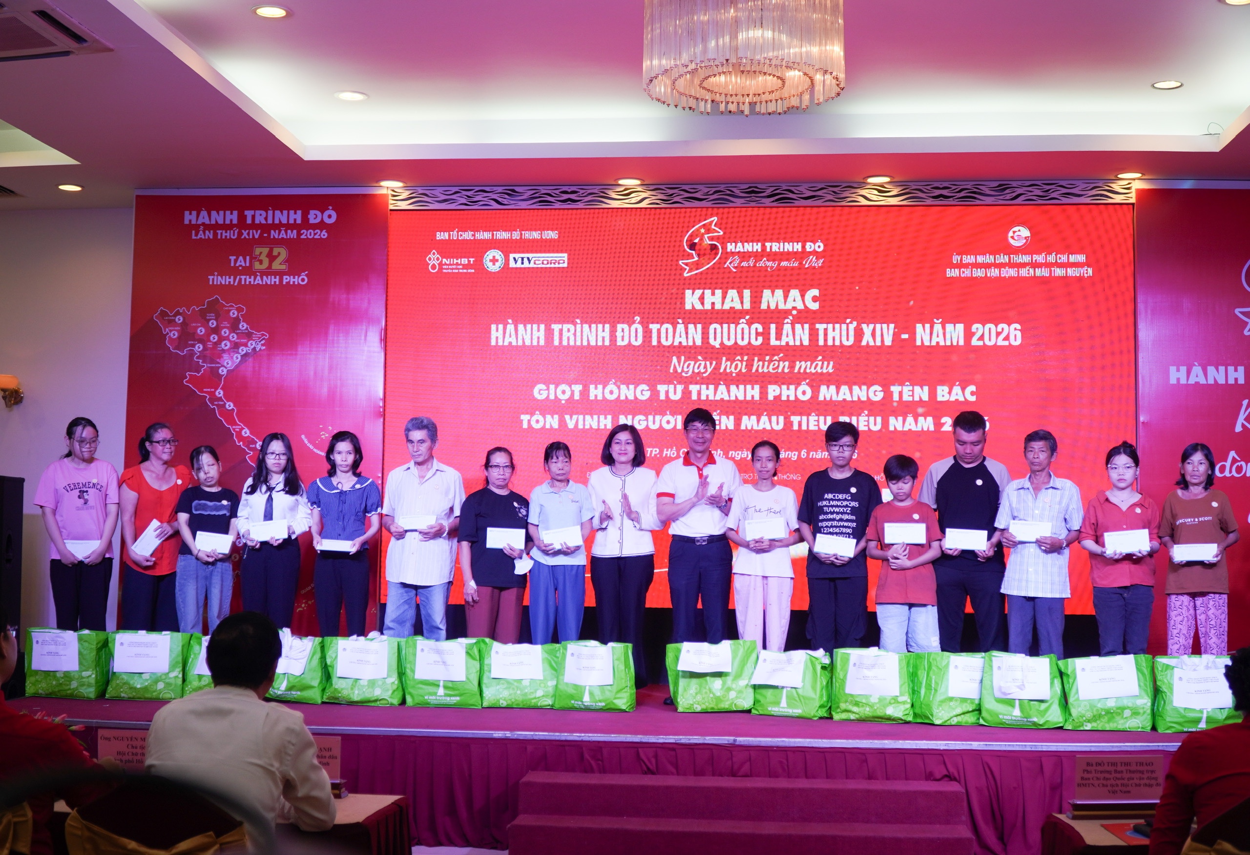 32 tỉnh, th&agrave;nh chung tay hiến m&aacute;u cứu người - Ảnh 4.