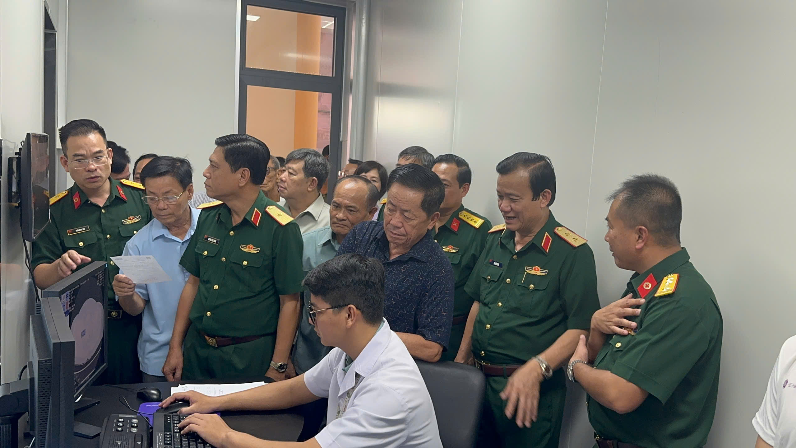 Bệnh viện Qu&acirc;n y 120 đột ph&aacute; c&ocirc;ng nghệ, hướng đến bệnh viện th&ocirc;ng minh - Ảnh 2.
