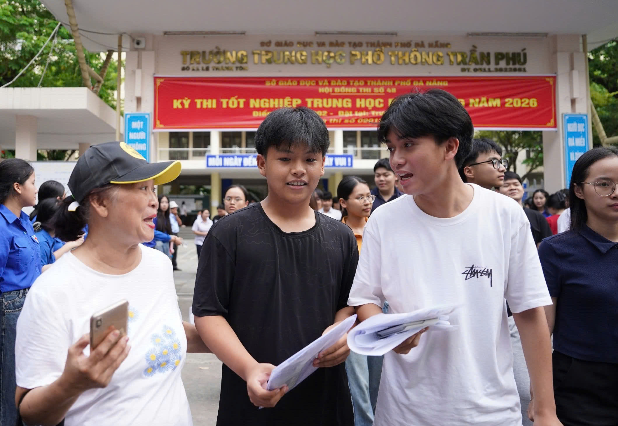 Chiều nay, hơn 1,2 triệu thí sinh bắt đầu thi môn toán - Ảnh 7.