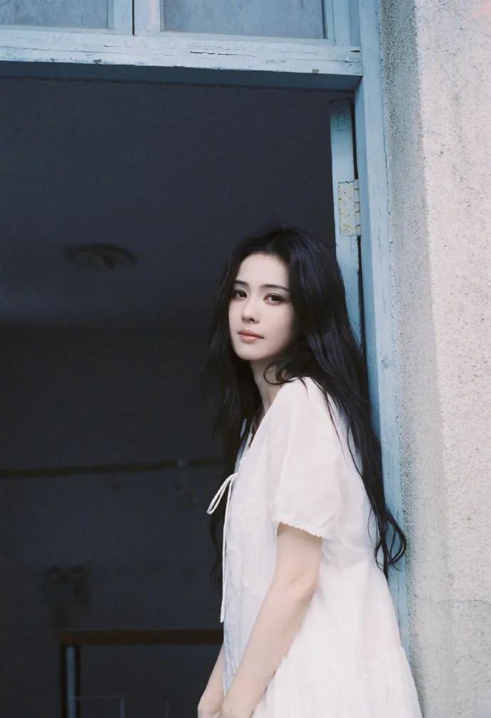 Bạch Lộc b&aacute;c bỏ tin đồn "kim chủ" chống lưng, tuy&ecirc;n bố kiện - Ảnh 4.
