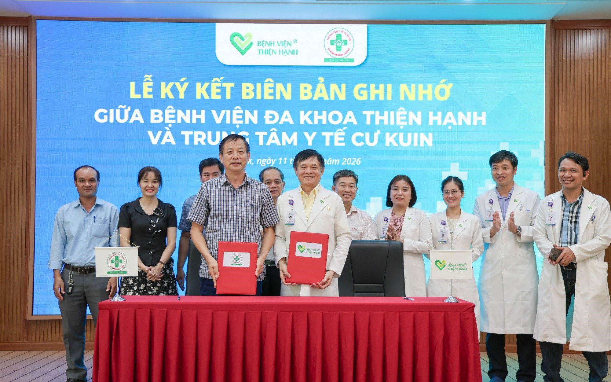 Bệnh viện Thiện Hạnh và Trung tâm Y tế Cư Kuin ký kết hợp tác chuyên môn