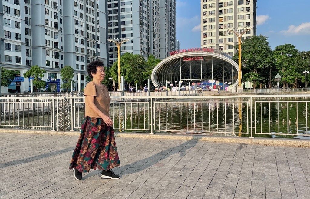 Cựu giảng viên từ Hà Nội “chấm điểm cao” cho Vinhomes Global Gate Hạ Long nhờ Làng Đại học 208 ha - Ảnh 1.
