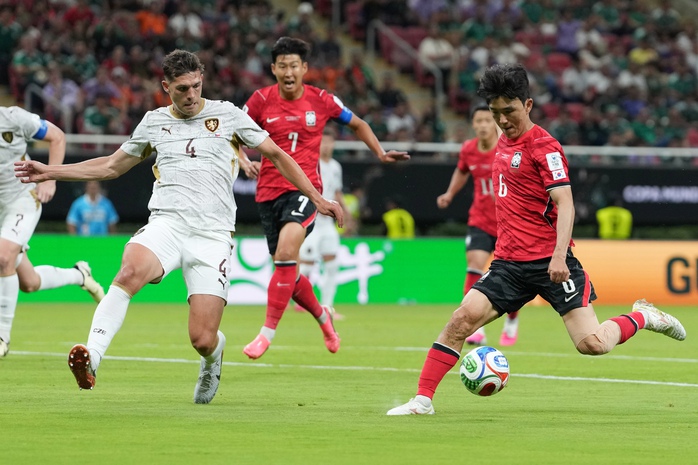 World Cup 2026: Daily Mail chế giễu FIFA v&igrave; nghịch l&yacute; trong trận thắng của H&agrave;n Quốc - Ảnh 2.