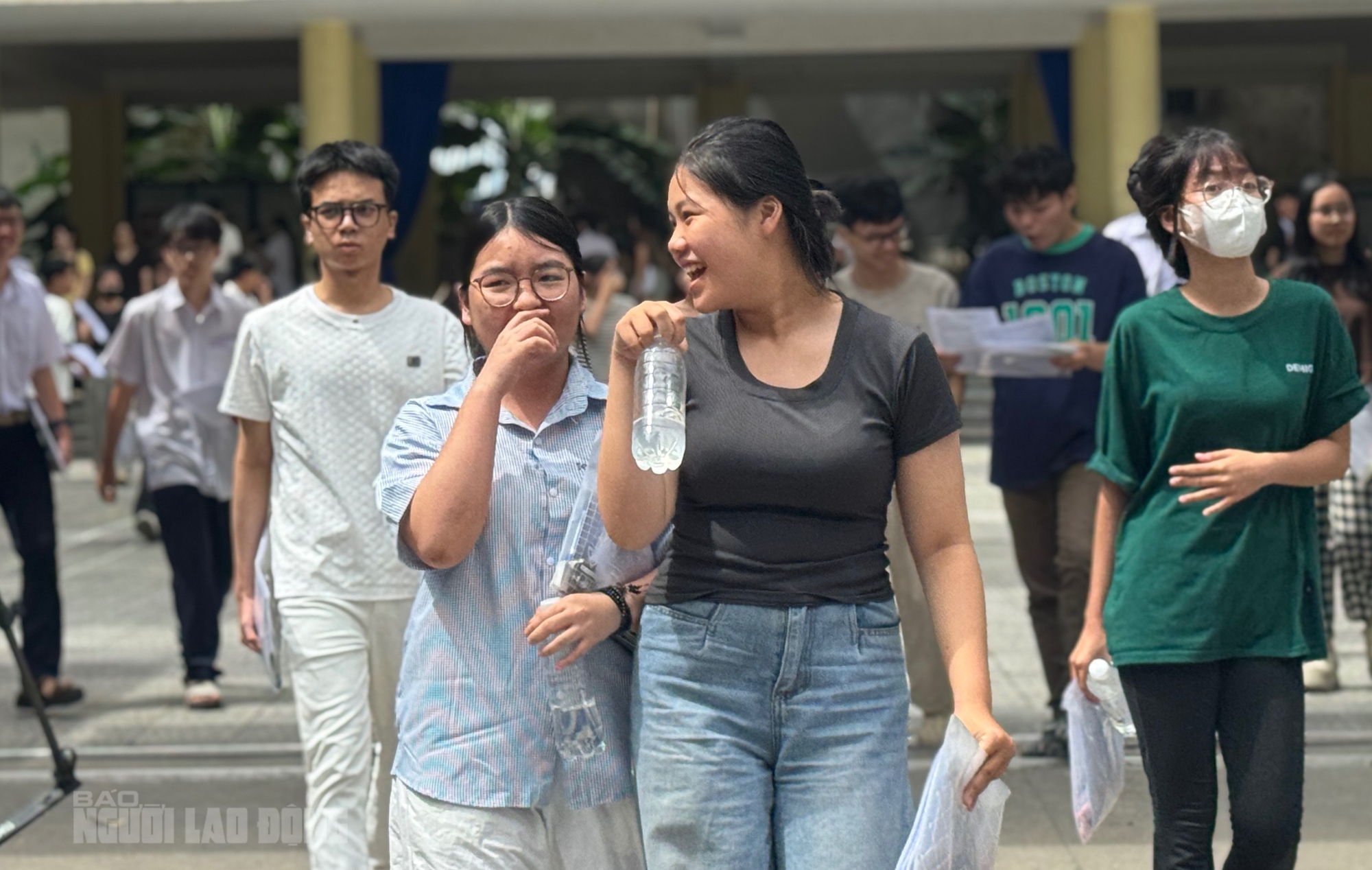 Đà Nẵng 2026: Thí sinh đánh giá đề thi tốt nghiệp THPT và điểm chuẩn có thể tăng - Ảnh 2.