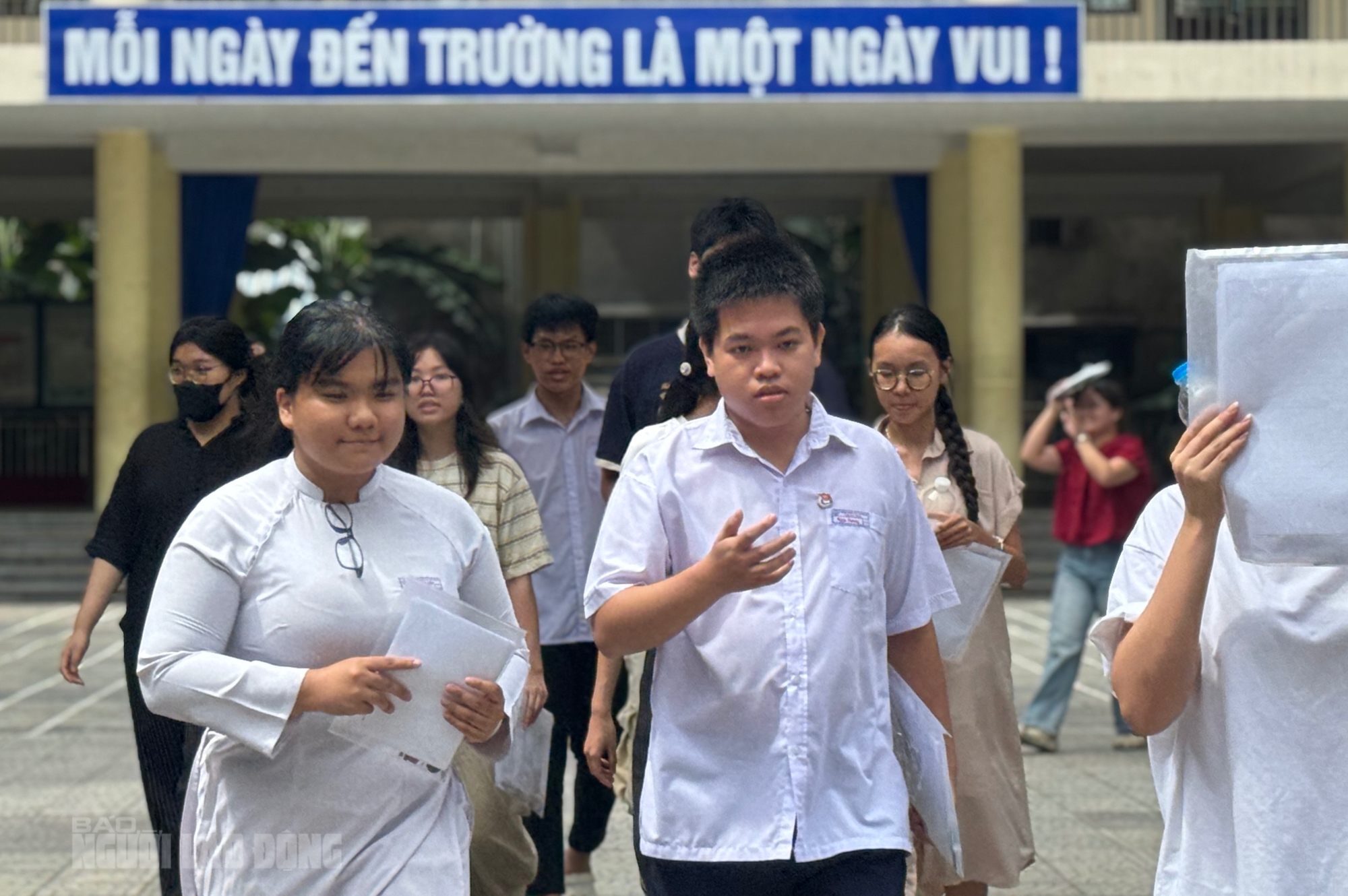 Đà Nẵng 2026: Thí sinh đánh giá đề thi tốt nghiệp THPT và điểm chuẩn có thể tăng - Ảnh 4.