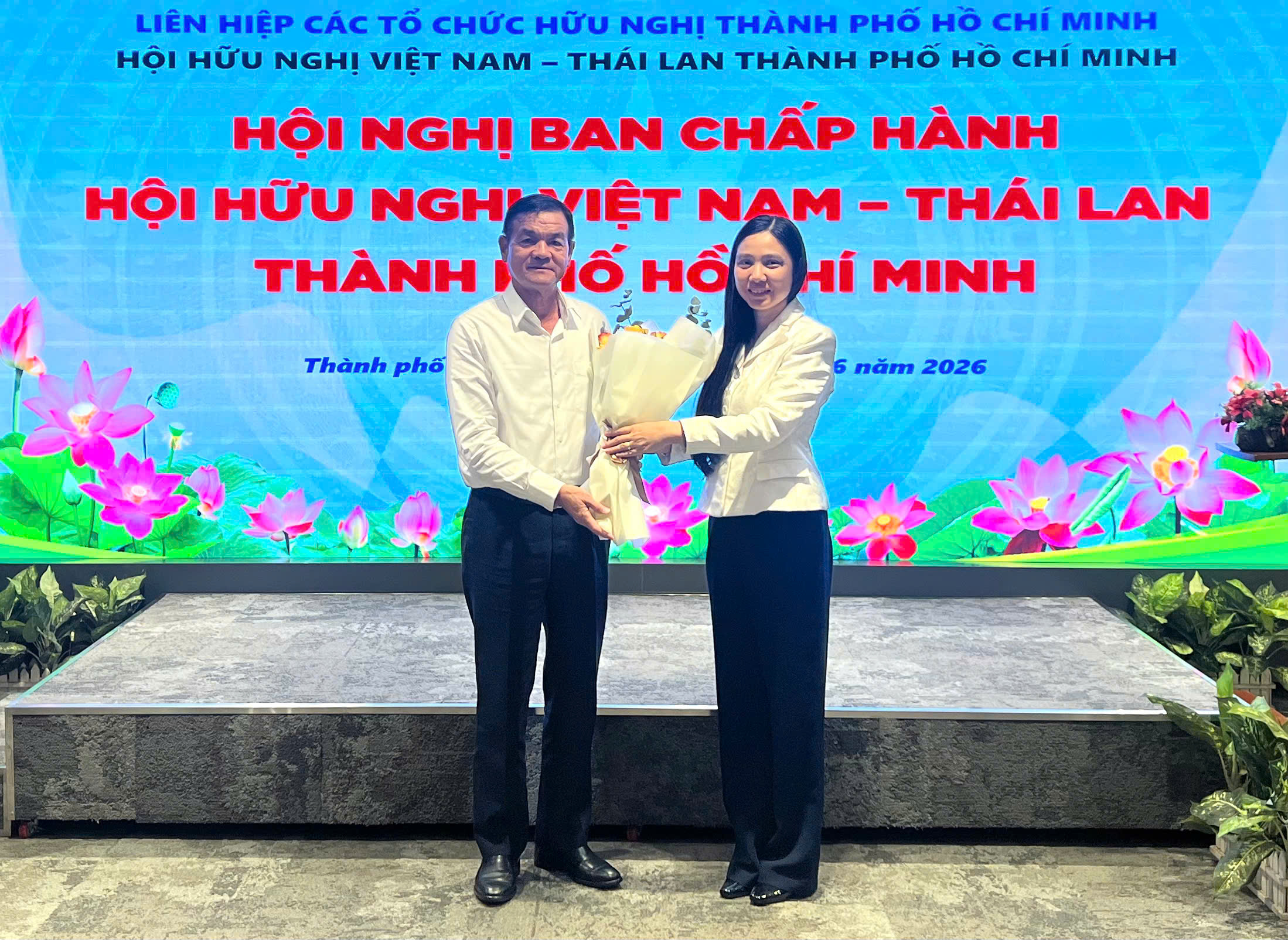 TPHCM kiện to&agrave;n l&atilde;nh đạo c&aacute;c hội hữu nghị - Ảnh 1.