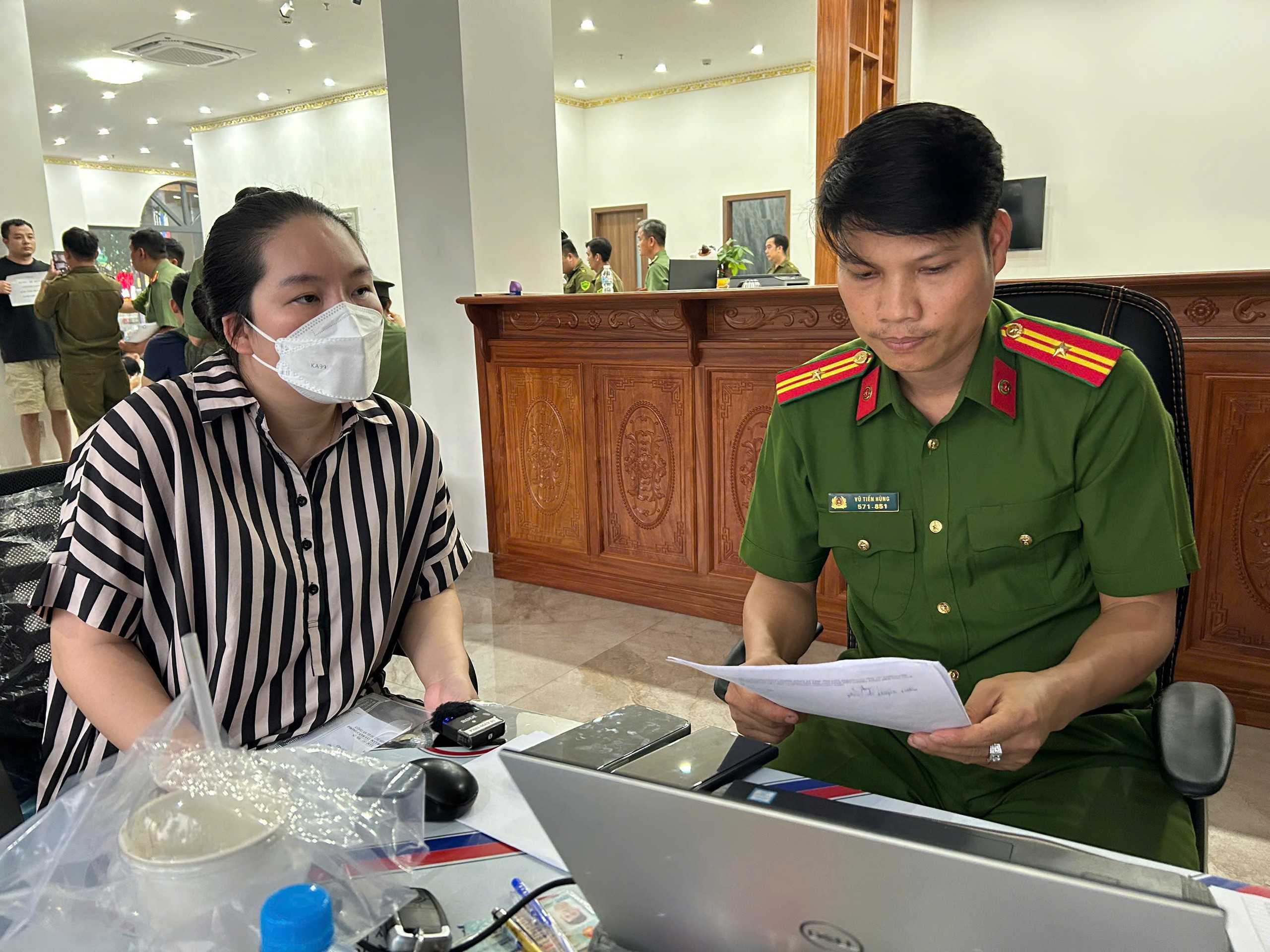 Phỏng vấn độc quyền: Tội phạm đường phố, giang hồ n&uacute;p b&oacute;ng doanh nghiệp ở TPHCM kh&ocirc;ng c&ograve;n đất sống - Ảnh 21.