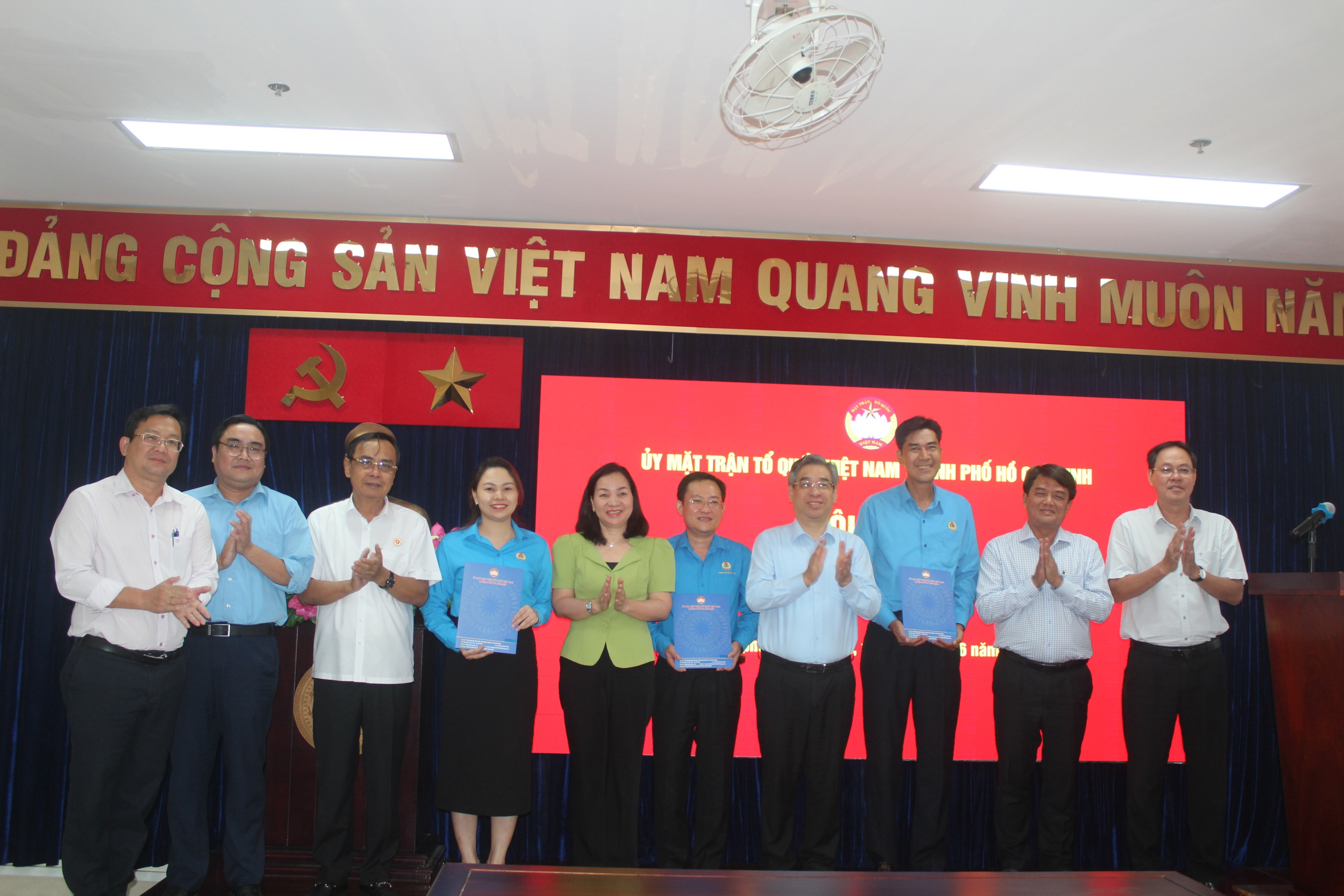 Bước phát triển mới trong công tác chăm lo, đại diện, bảo vệ người lao động - Ảnh 1.