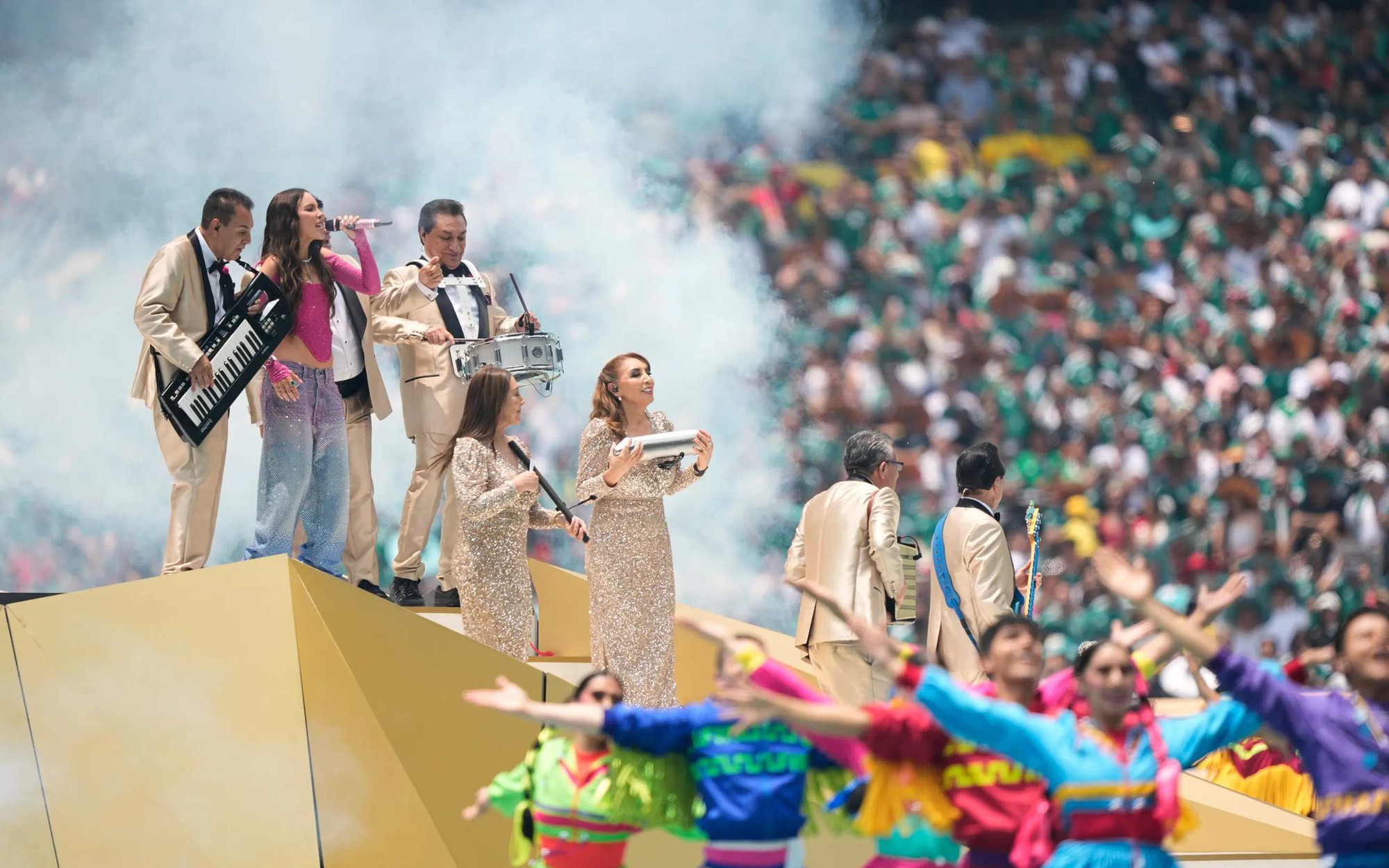 Chùm ảnh: Mexico và điểm nhấn lễ khai mạc World Cup 2026
