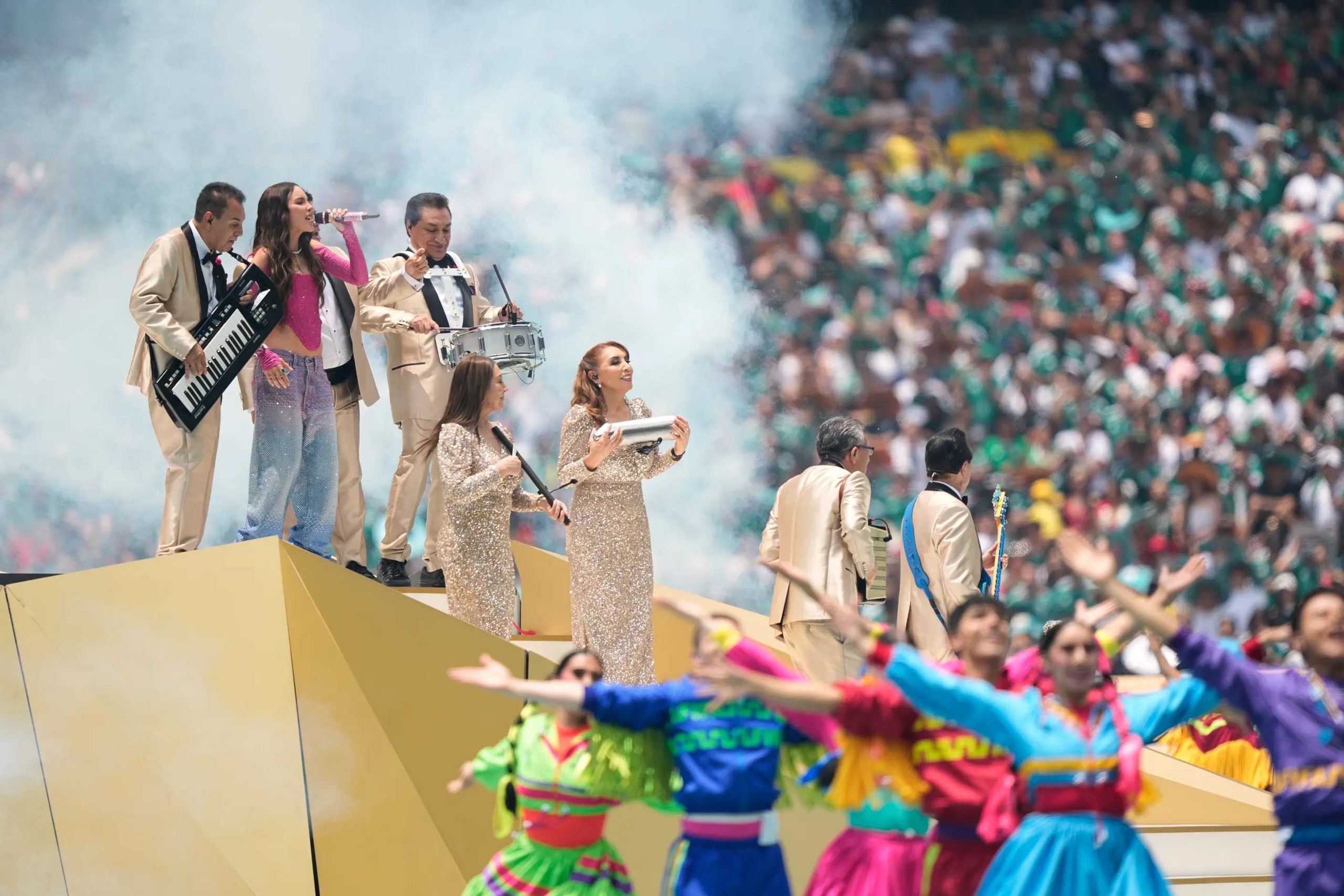 Chùm ảnh: Mexico và điểm nhấn lễ khai mạc World Cup 2026 - Ảnh 9.