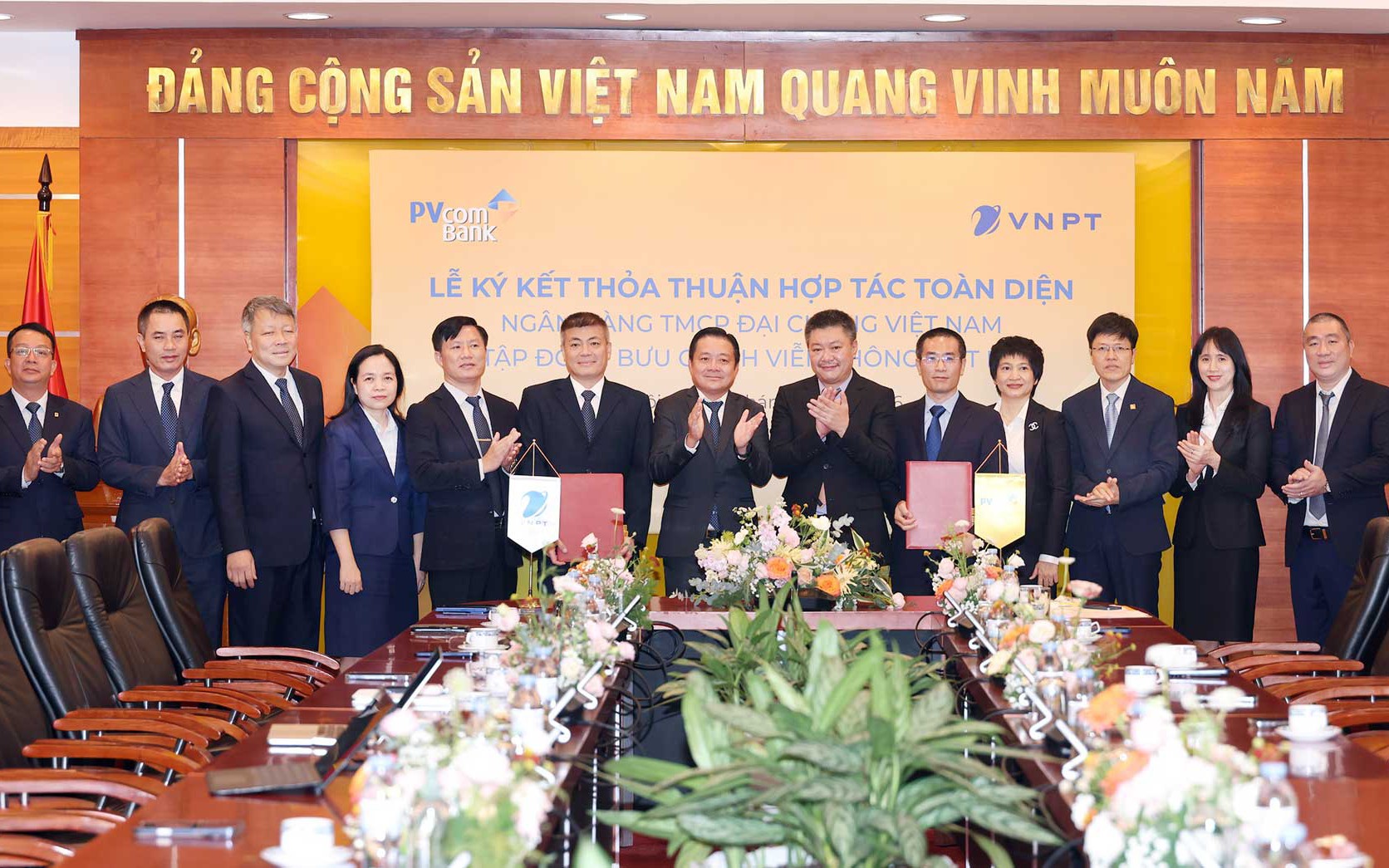 PVcomBank đồng h&agrave;nh th&uacute;c đẩy chuyển đổi số trong lĩnh vực h&agrave;nh ch&iacute;nh c&ocirc;ng tại H&agrave; Nội - Ảnh 3.