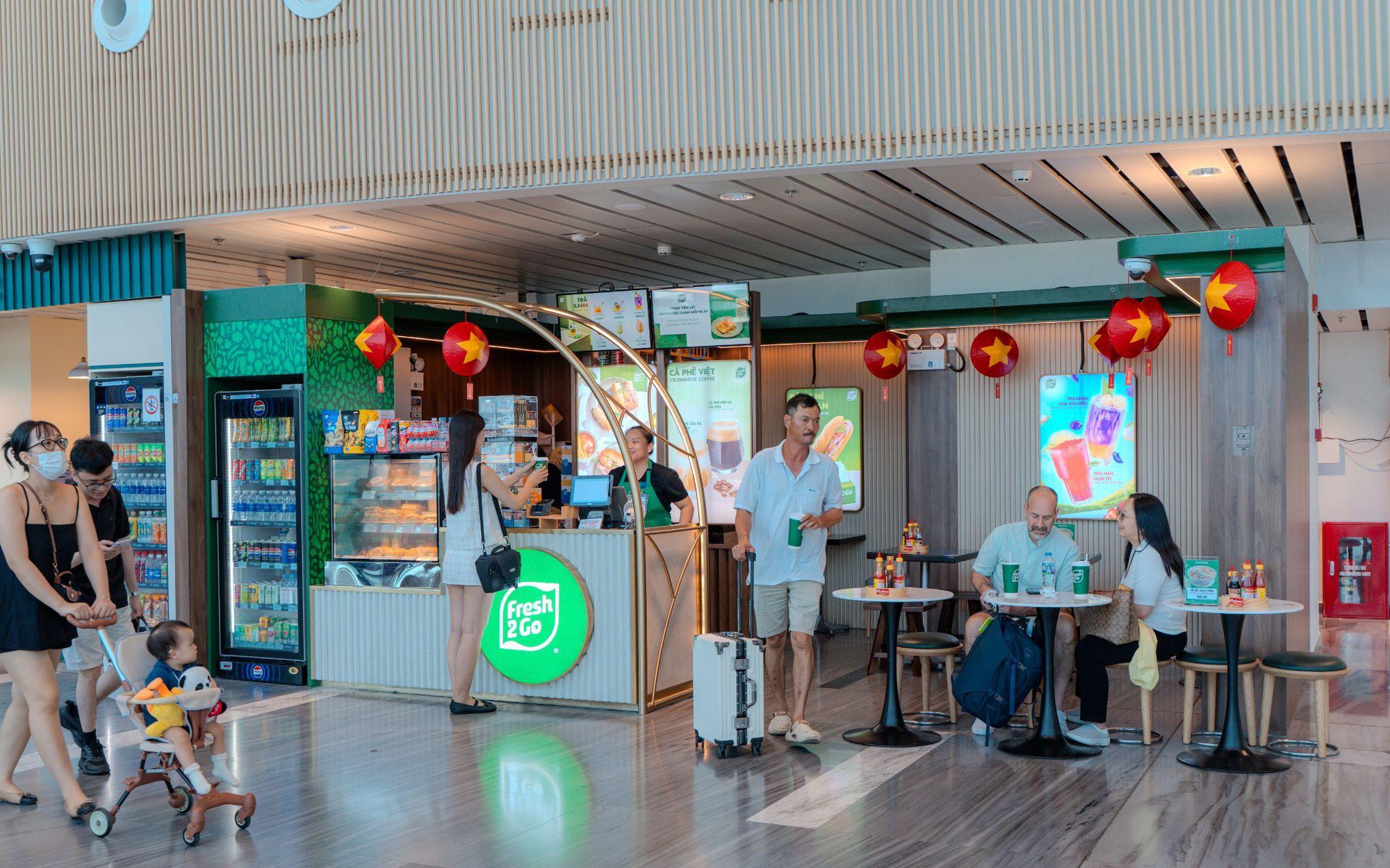 Tạm biệt "thức ăn nhanh" sân bay: khám phá ẩm thực bản địa tươi - lành tại Tân Sơn Nhất