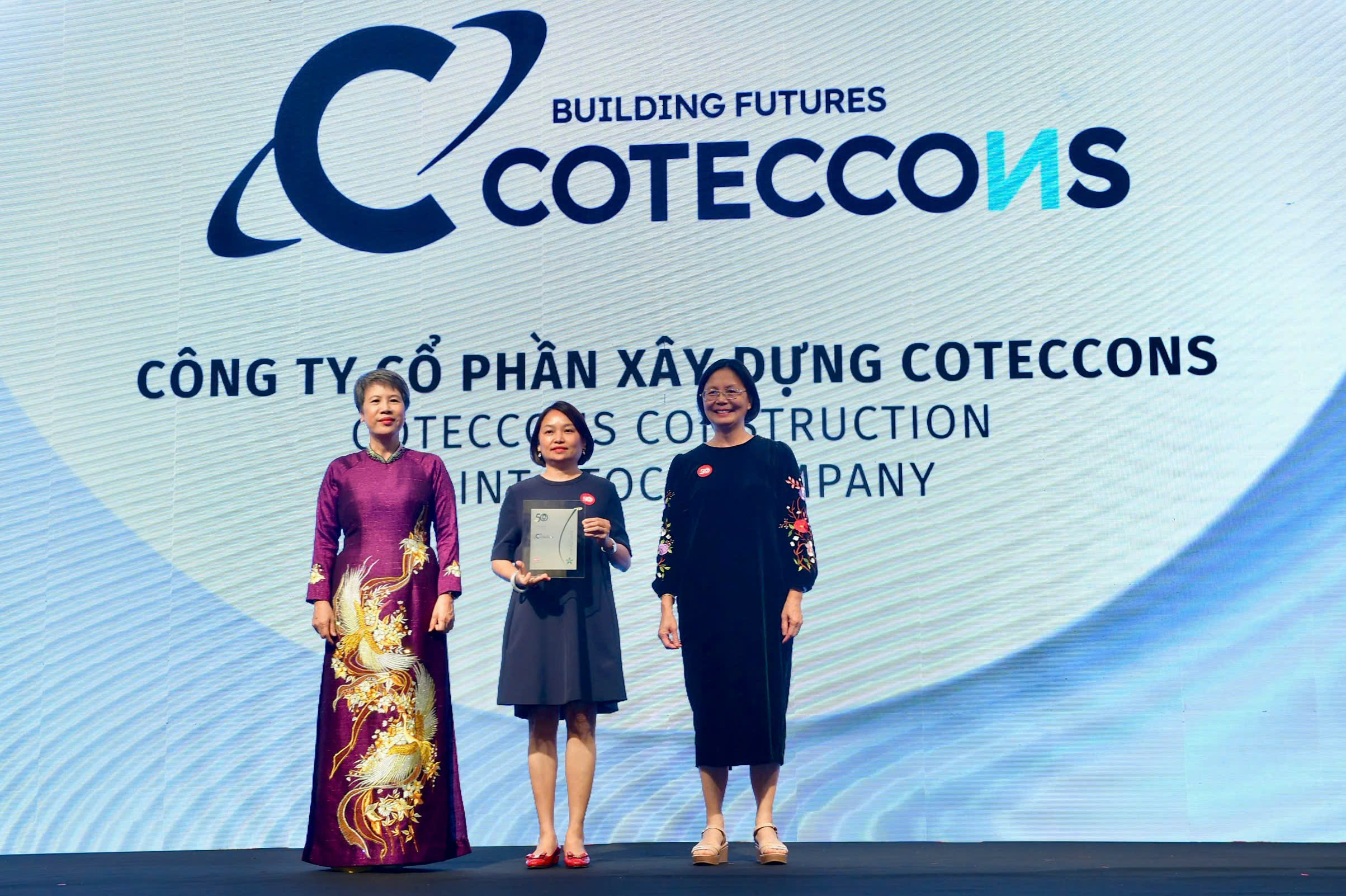 Coteccons 4 năm li&ecirc;n tiếp v&agrave;o tốp 50 doanh nghiệp ph&aacute;t triển bền vững - Ảnh 1.