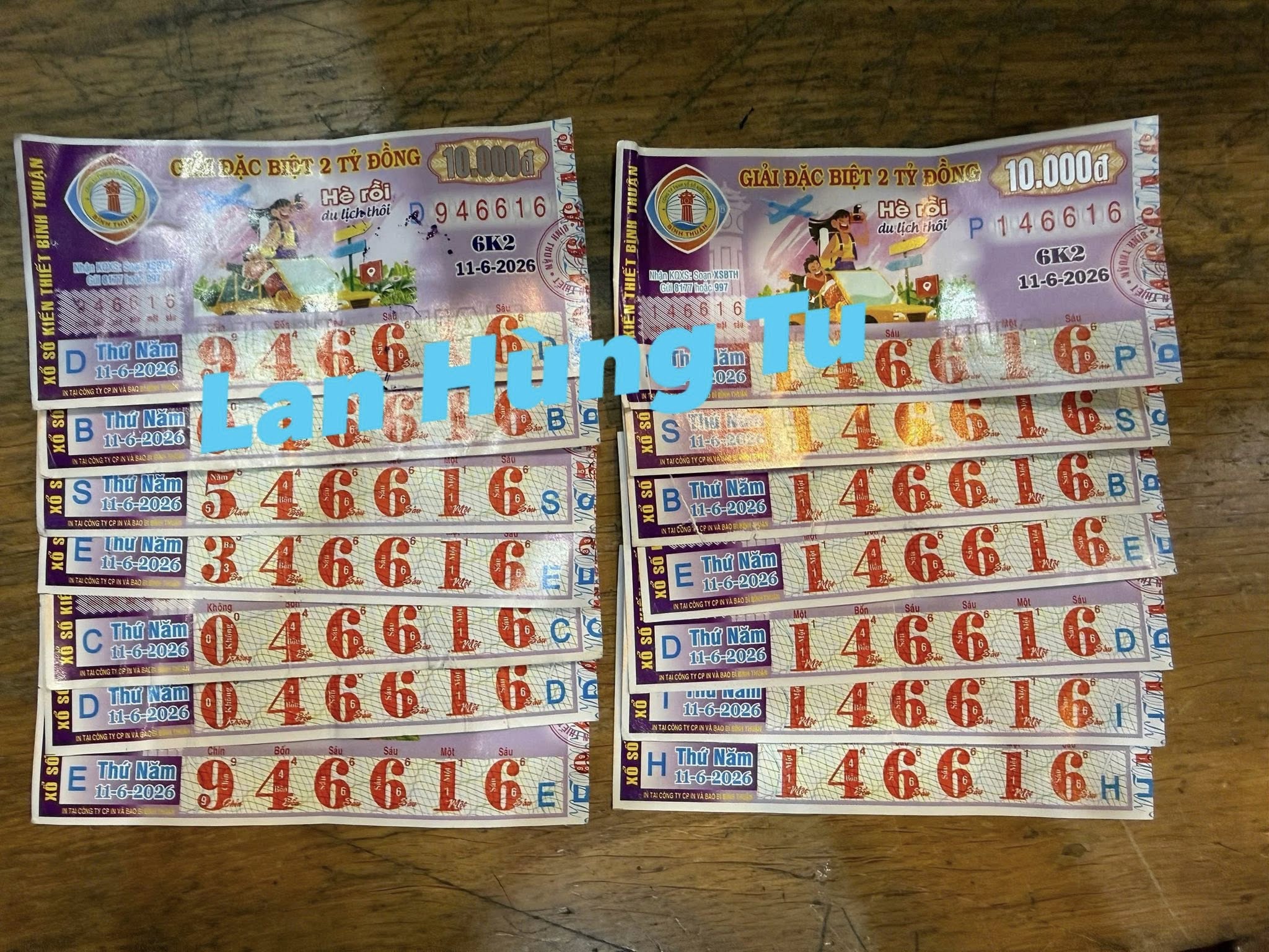 Tr&uacute;ng xổ số miền Nam, nhiều kh&aacute;ch h&agrave;ng đổi thưởng &ldquo;rai rai&rdquo; - Ảnh 1.