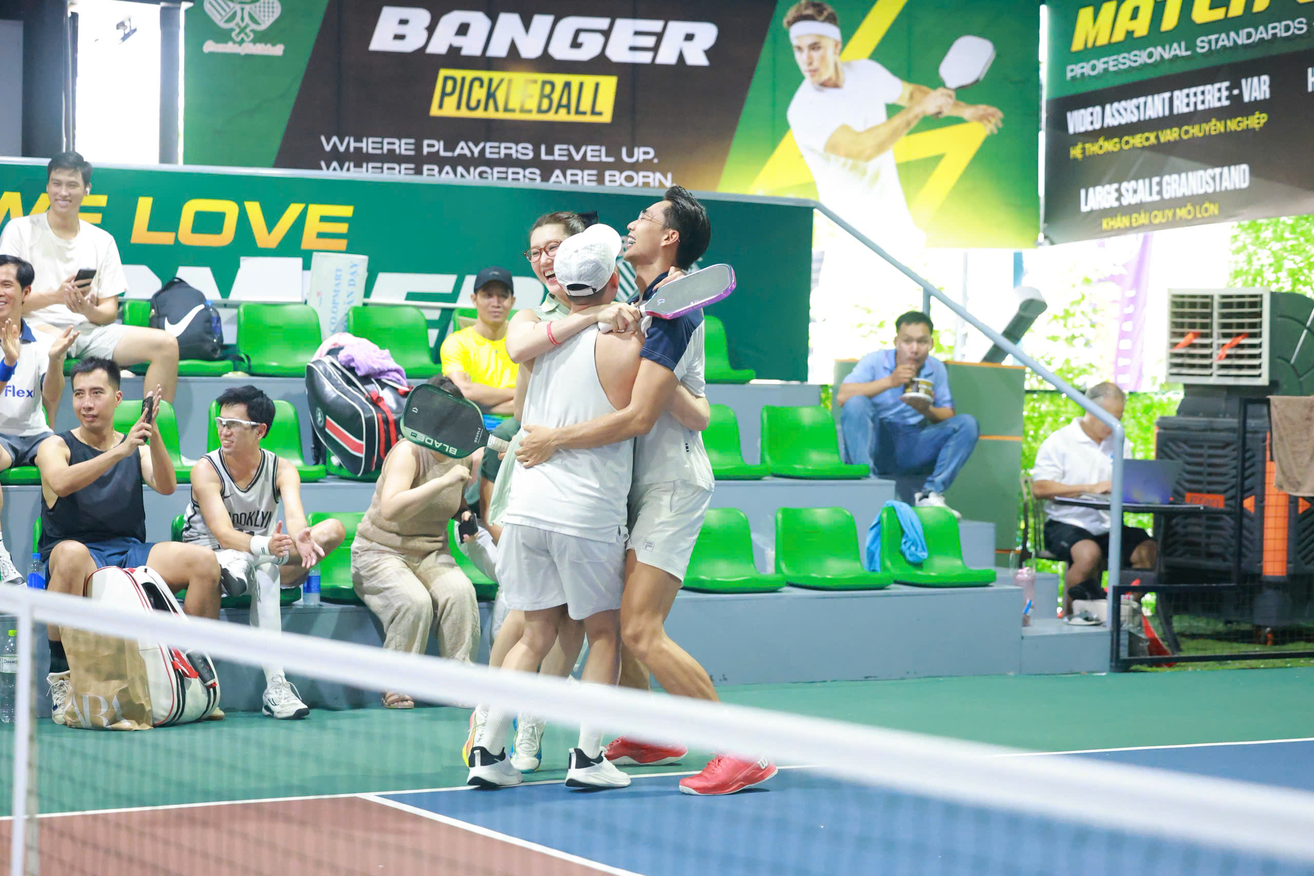 Giải pickleball B&aacute;o Người Lao Động năm 2026: Diễn vi&ecirc;n Th&uacute;y Ng&acirc;n gi&agrave;nh giải nhất cặp đ&ocirc;i nam nữ nghệ - Ảnh 13.