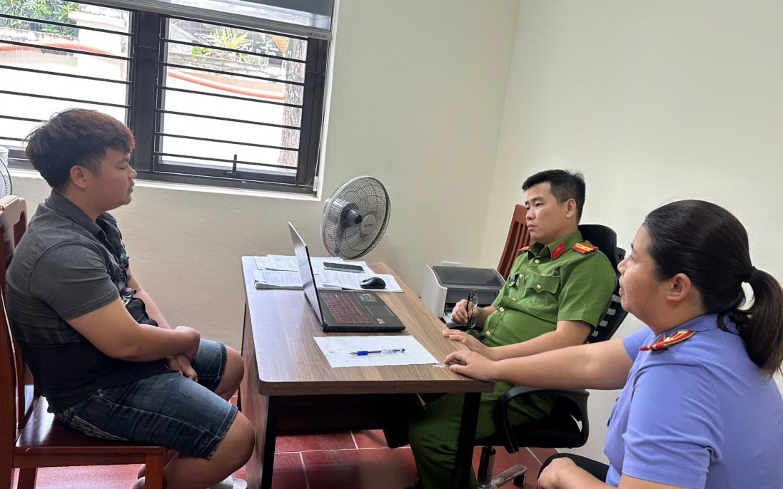 Danh tính tài xế ô tô tháo chạy tổ đo nồng độ cồn, kéo lê CSGT trên đường
