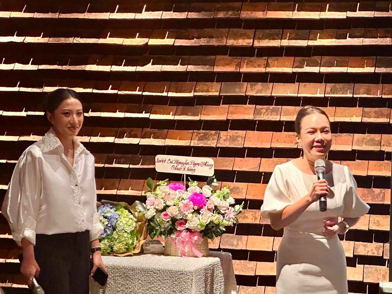 Nghệ sĩ Việt Hương vui mừng trước h&agrave;nh tr&igrave;nh nối nghiệp của Catherine T. Nguyen - Ảnh 2.