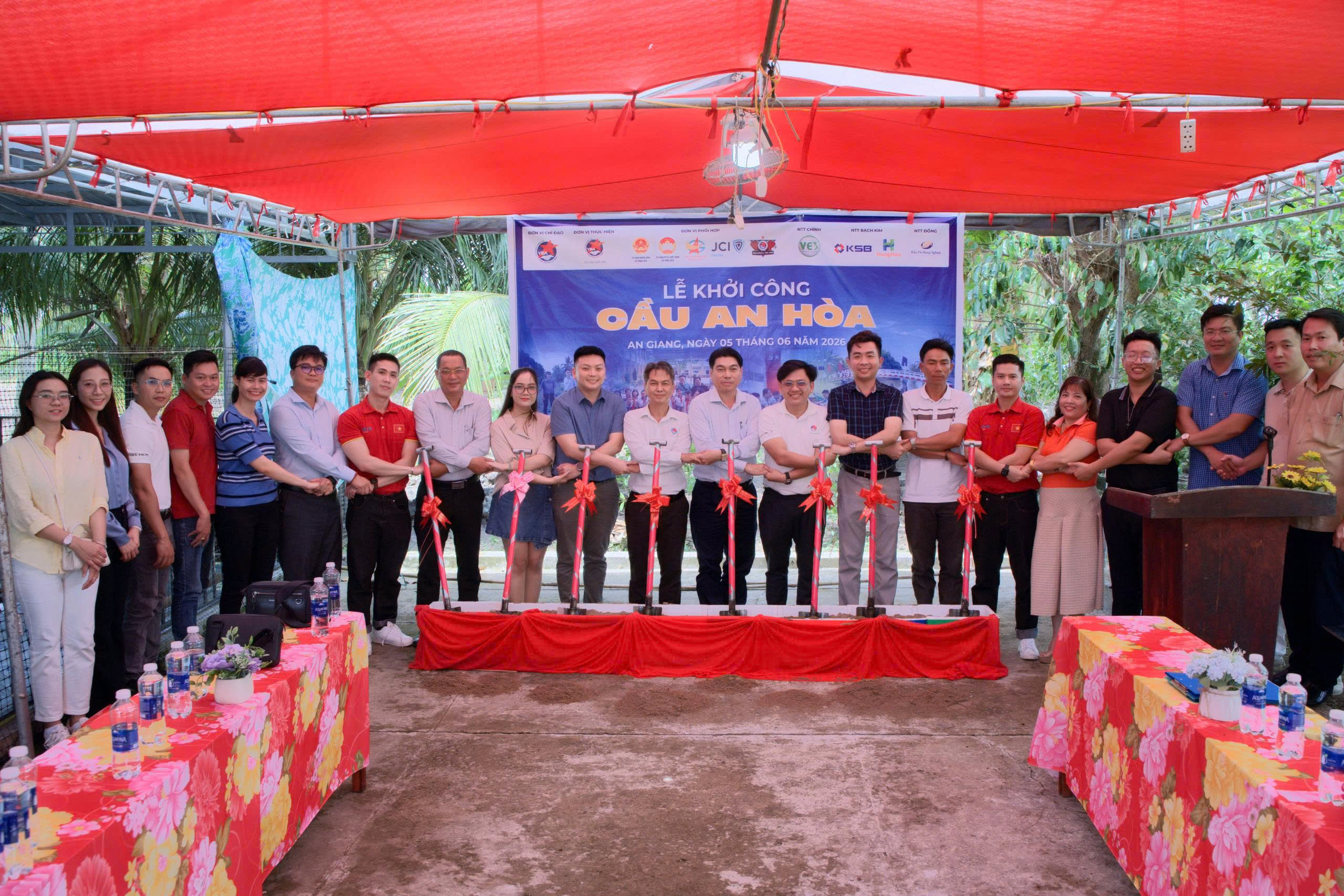 Nhịp Cầu Doanh Nhân - Khởi công xây cầu An Hòa tại xã Vĩnh Hòa, tỉnh An Giang - Ảnh 3.