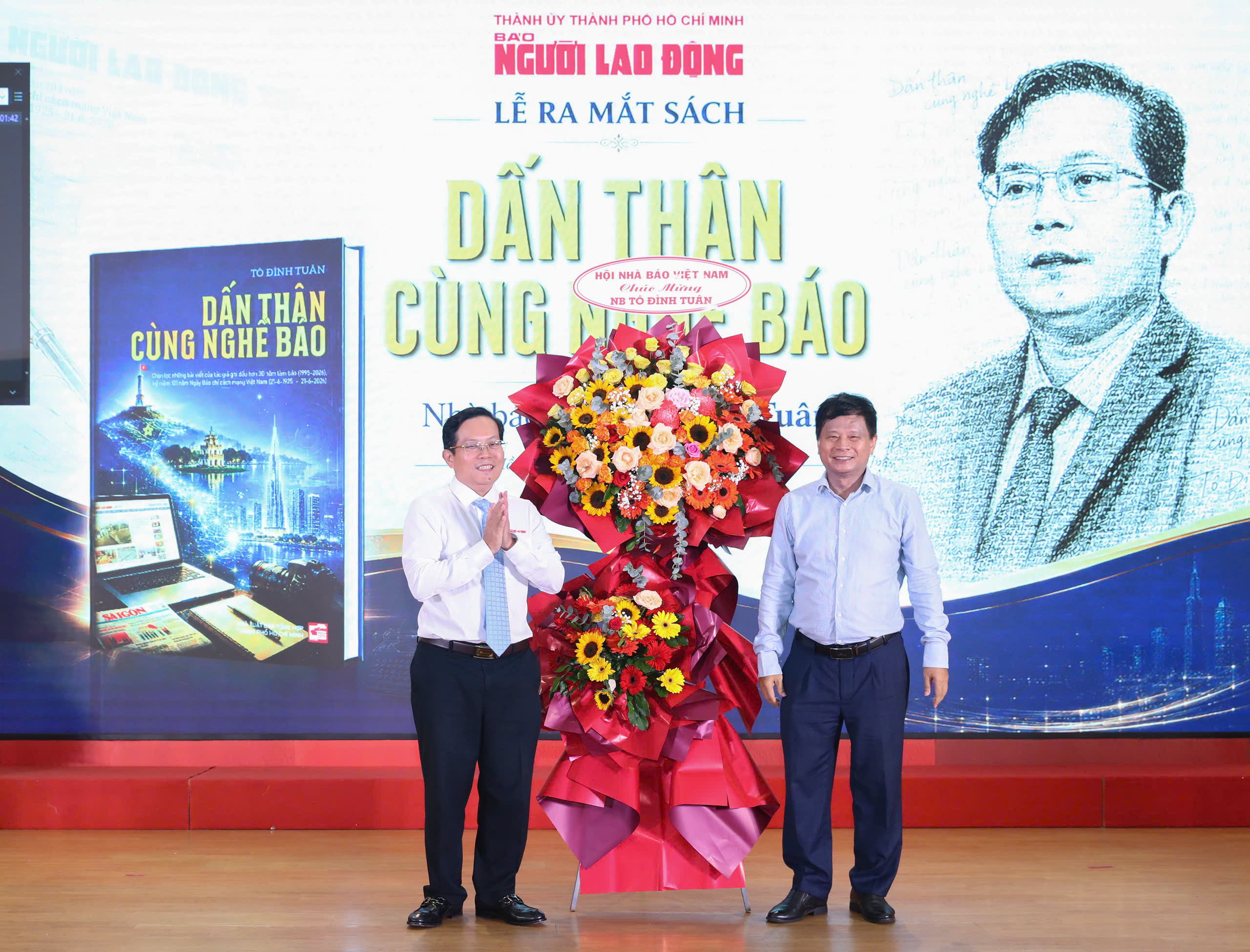Nh&agrave; b&aacute;o T&ocirc; Đ&igrave;nh Tu&acirc;n: "Cuốn s&aacute;ch n&agrave;y kh&ocirc;ng phải của ri&ecirc;ng t&ocirc;i" - Ảnh 5.