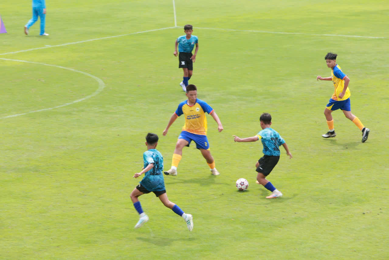 Gần 80 đội bóng tranh tài tại Giải bóng đá Thiếu niên - Nhi đồng Cúp HTV 2026 - Ảnh 4.